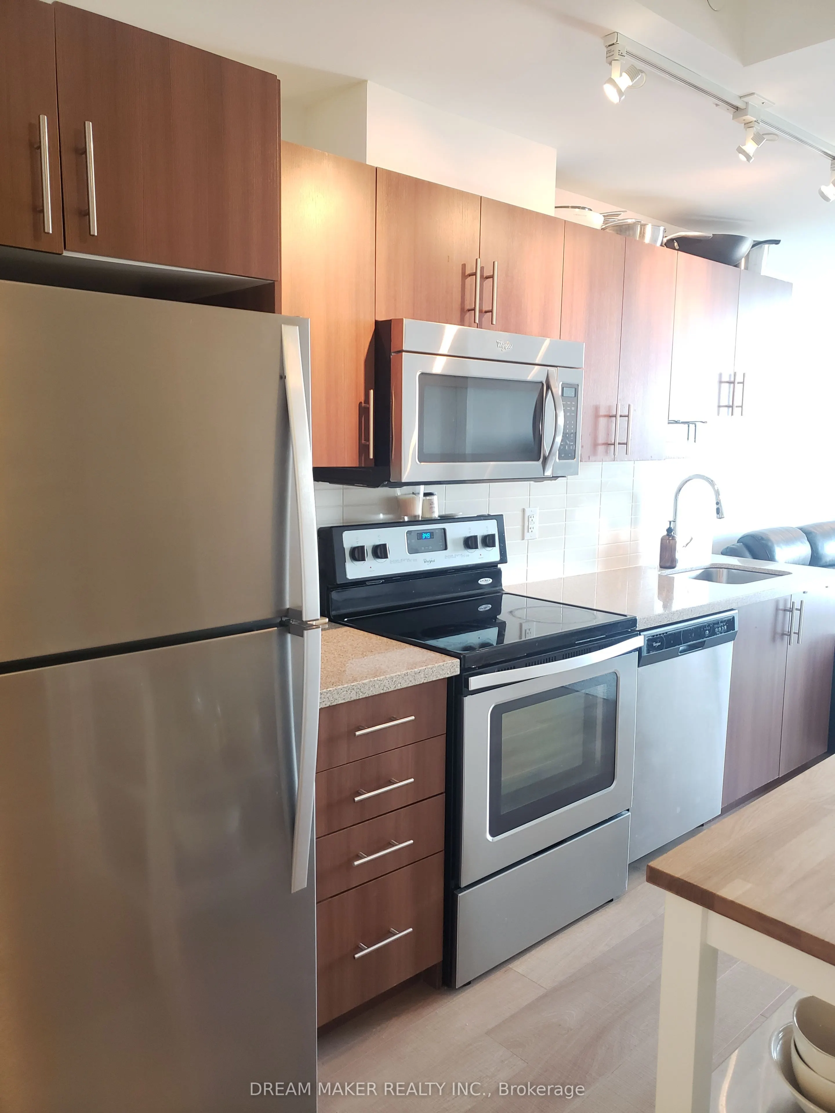 16 McAdam Avenue, #306