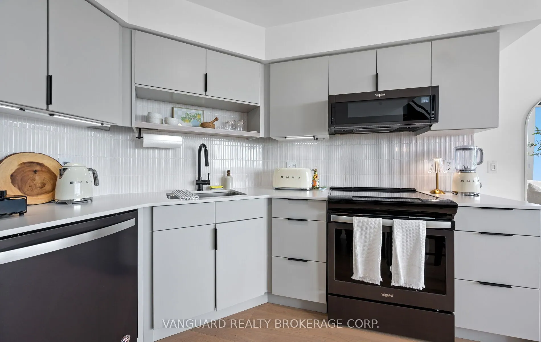250 Manitoba Street, #619