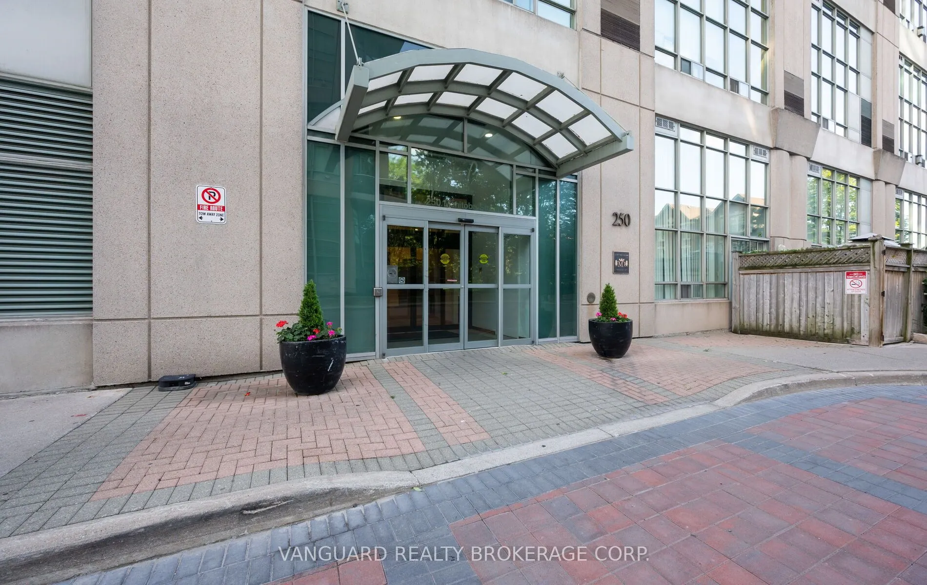 250 Manitoba Street, #619