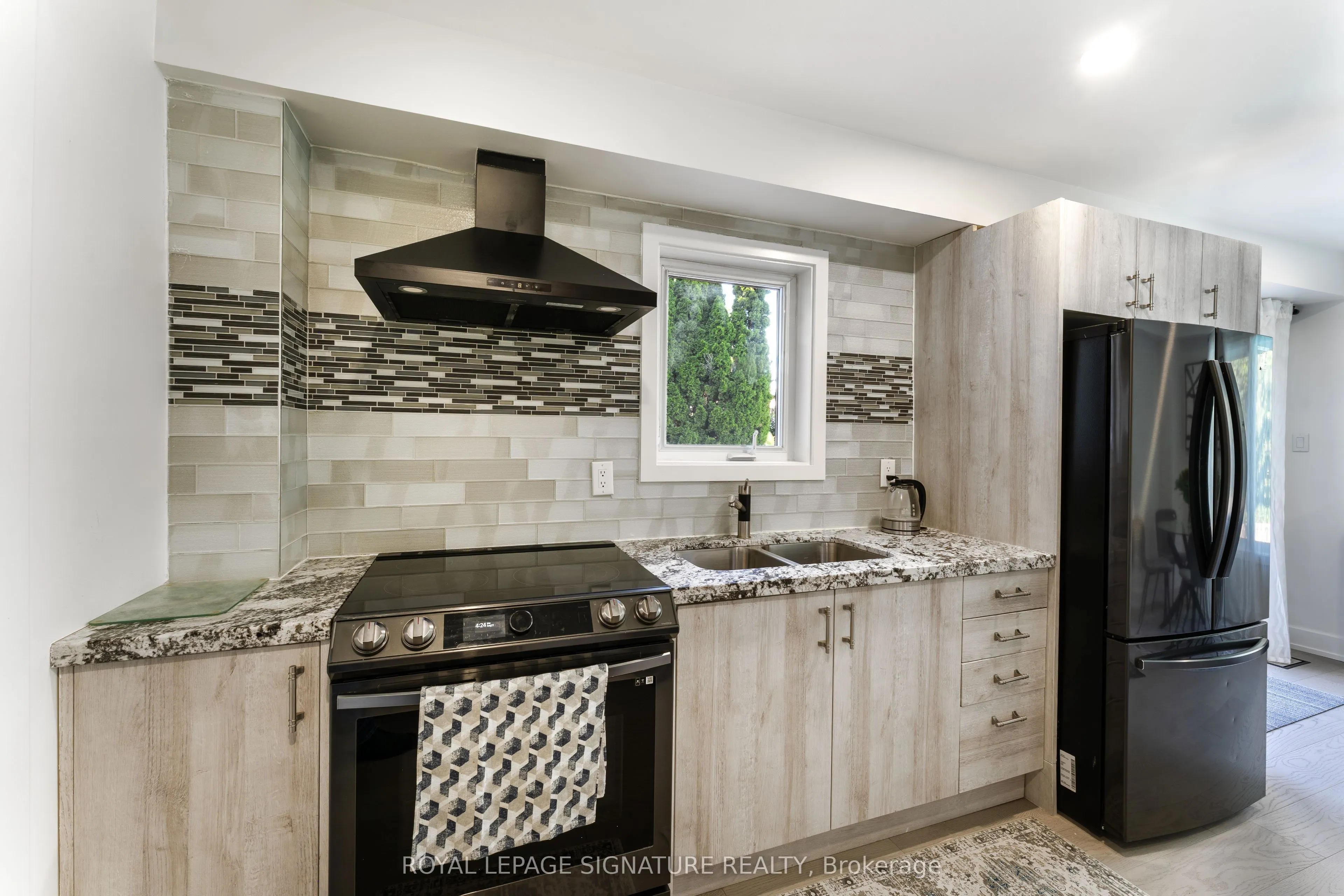 2545 Evelyn Court