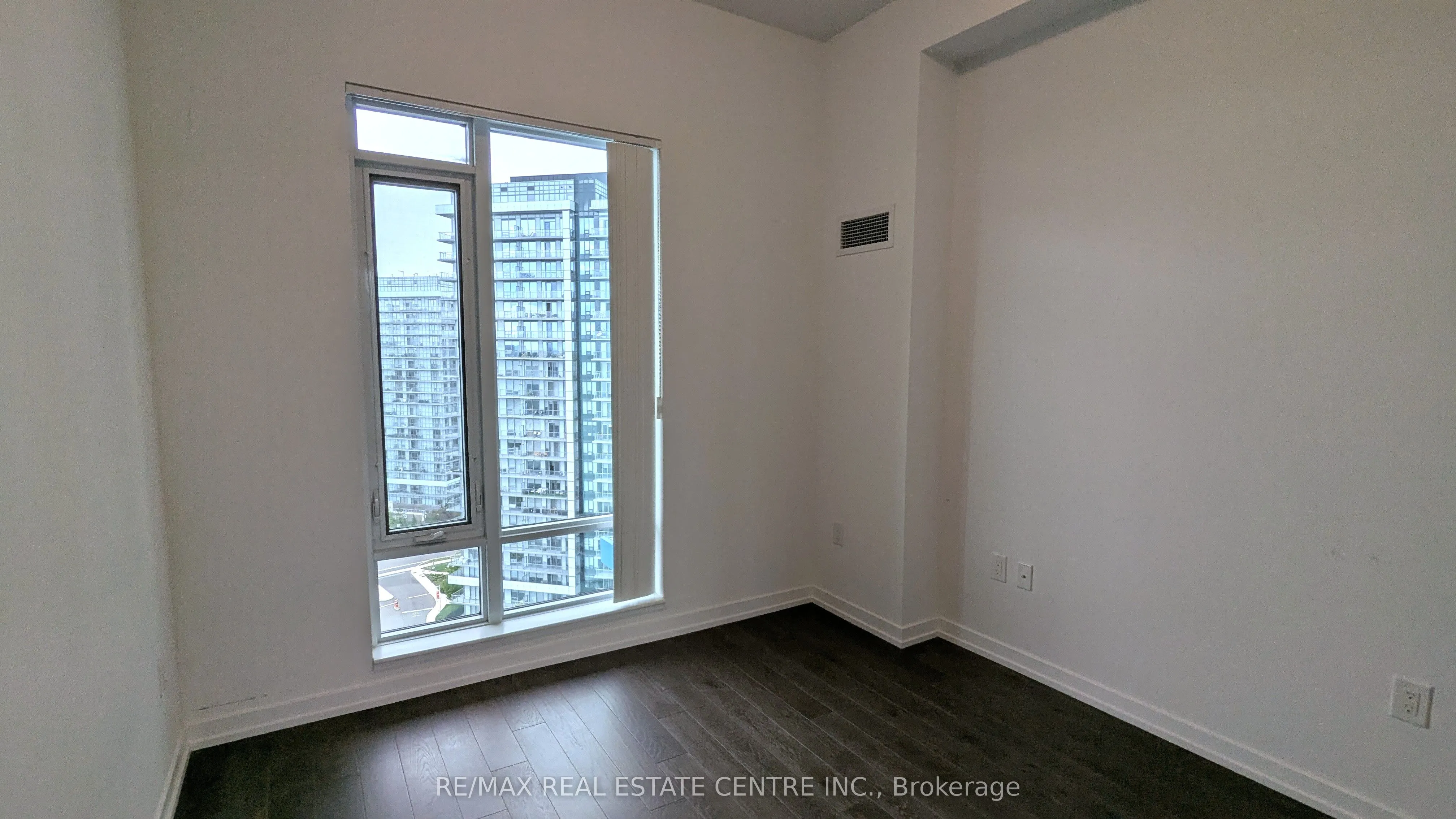 2560 Eglinton Avenue, #1607
