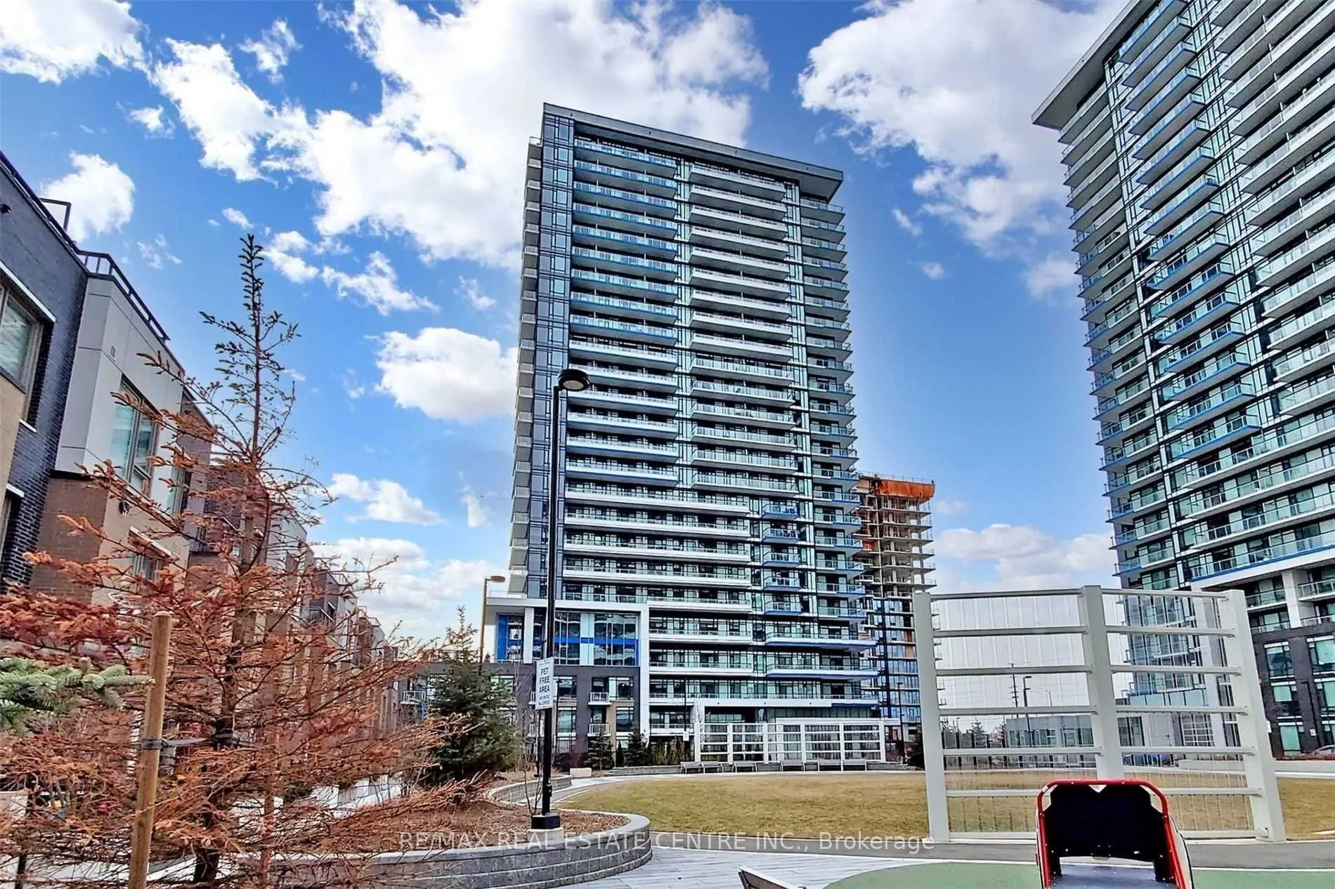 2560 Eglinton Avenue, #1607