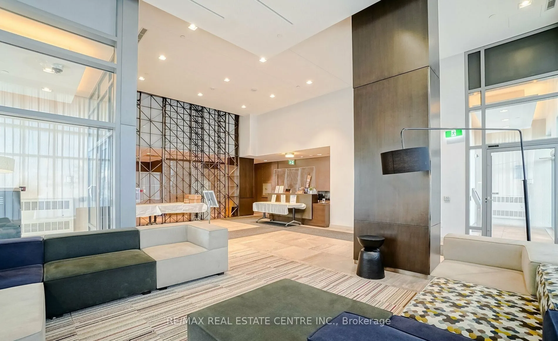 2560 Eglinton Avenue, #1607
