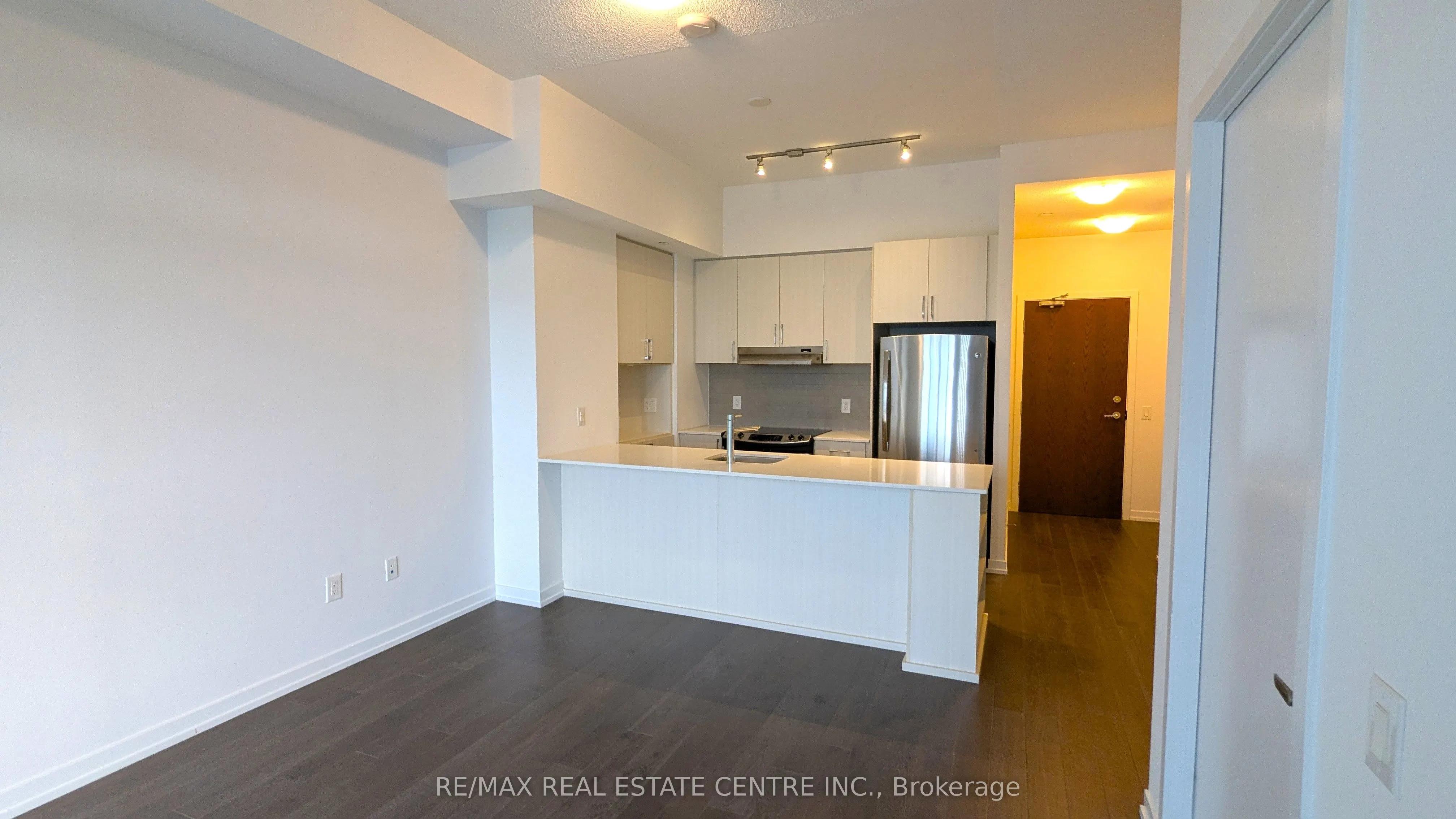2560 Eglinton Avenue, #1607