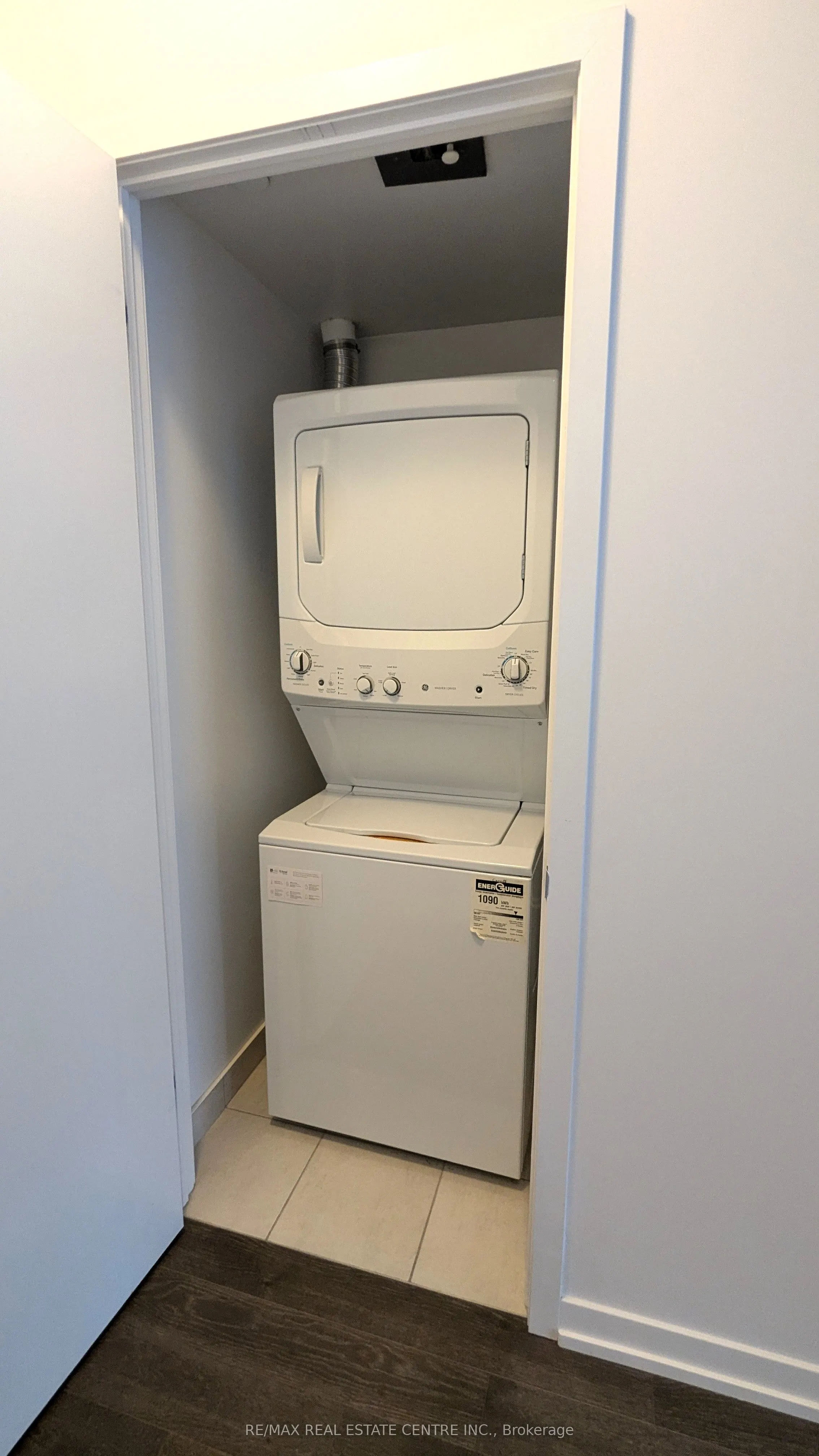 2560 Eglinton Avenue, #1607
