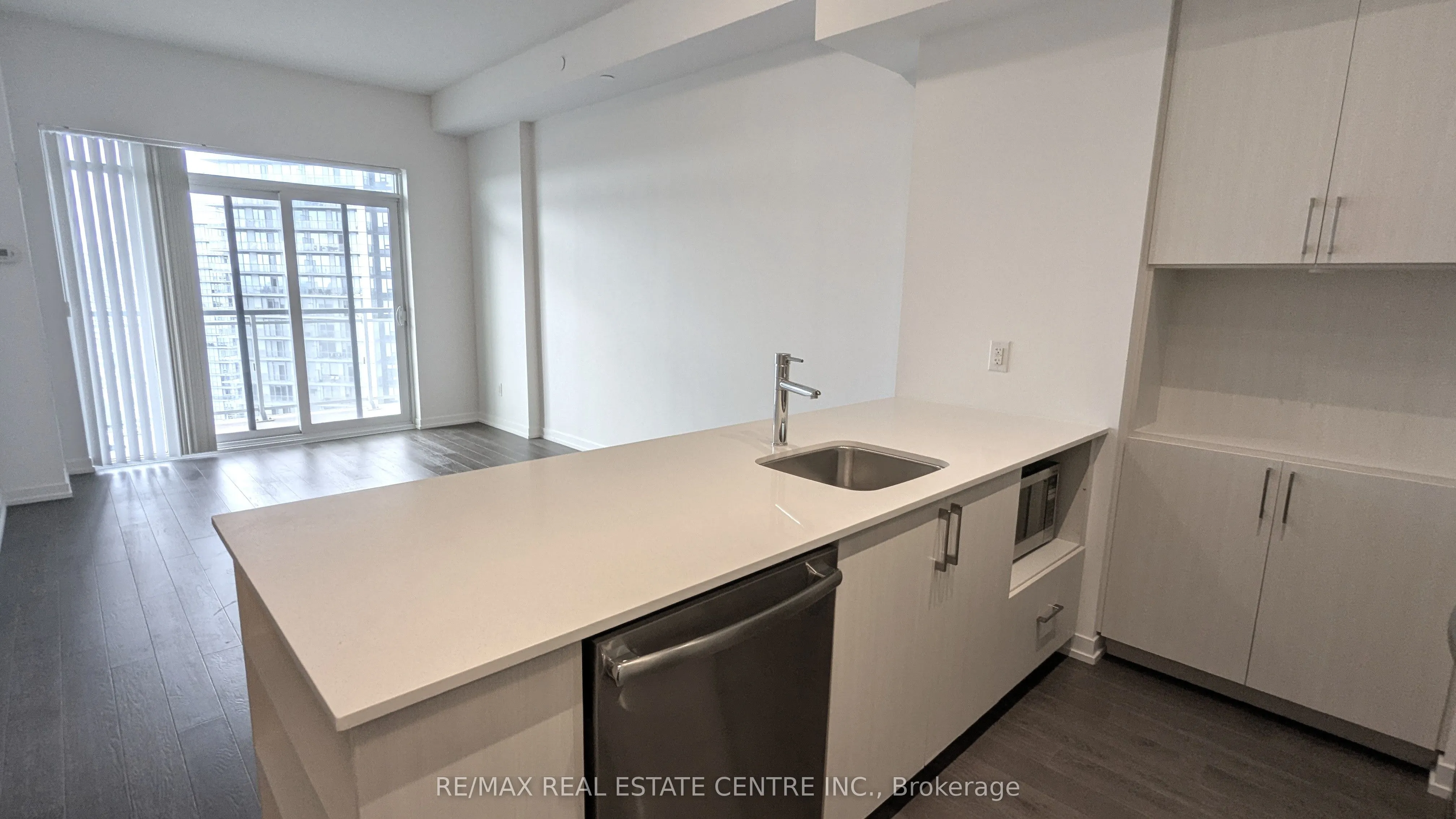 2560 Eglinton Avenue, #1607