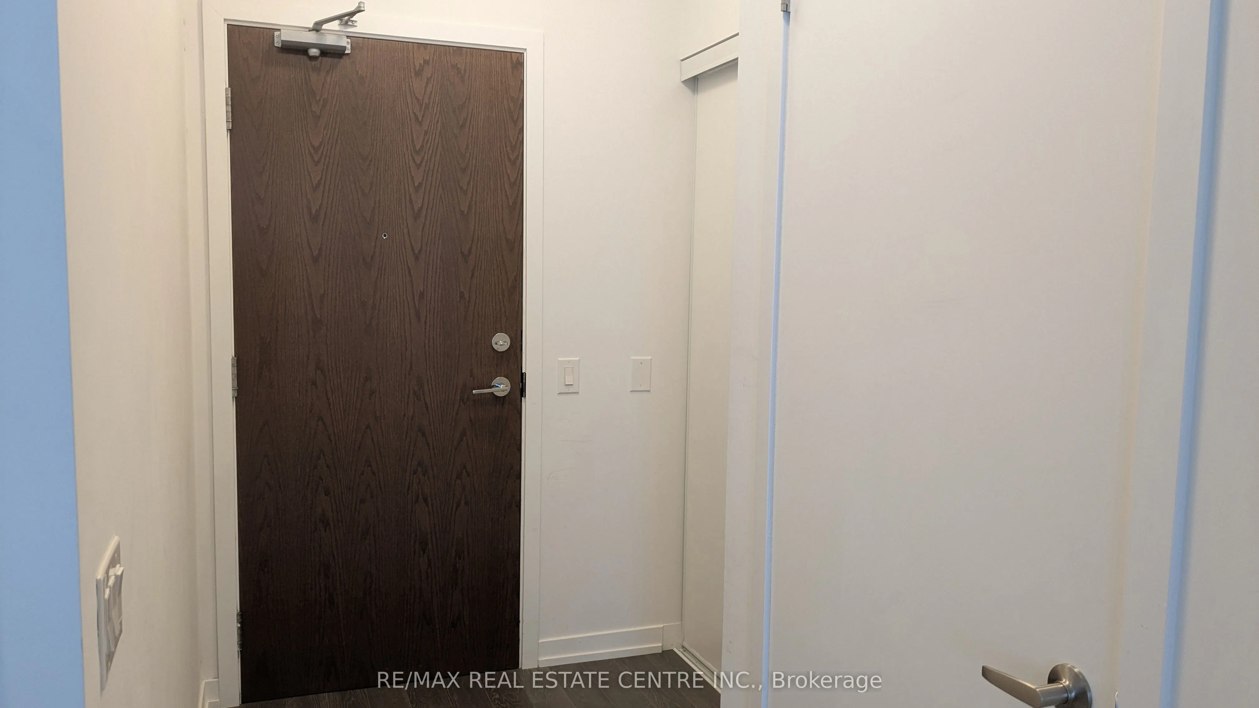 2560 Eglinton Avenue, #1607
