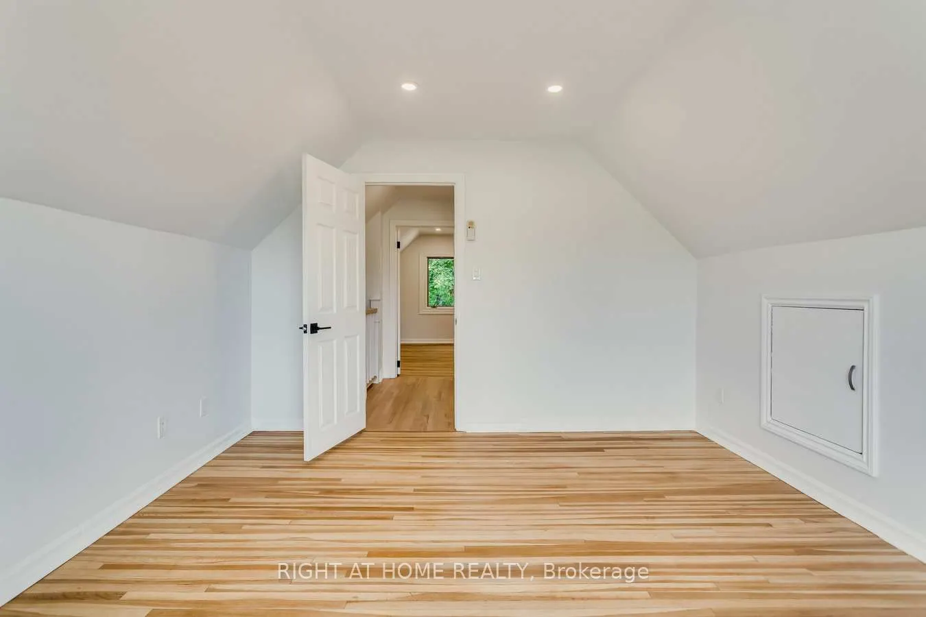 76 Glendale Avenue, #Upper