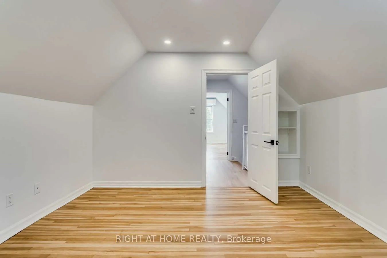 76 Glendale Avenue, #Upper