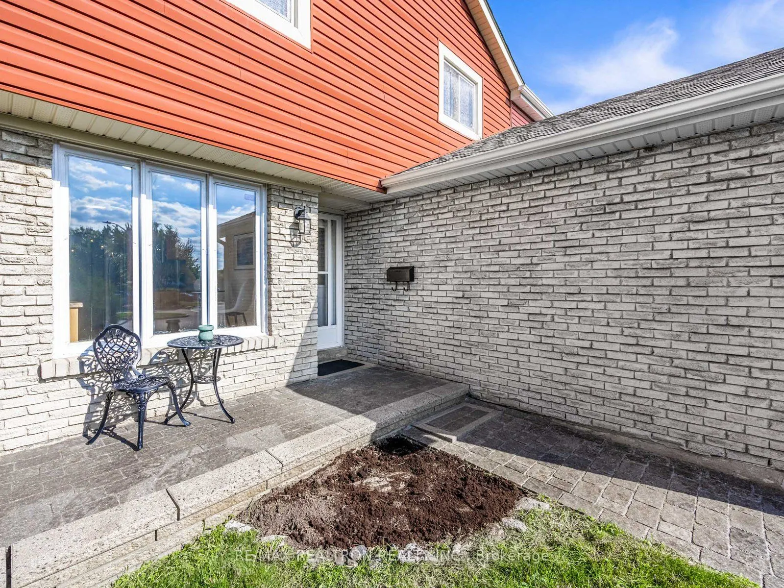 32 Thatcher Court