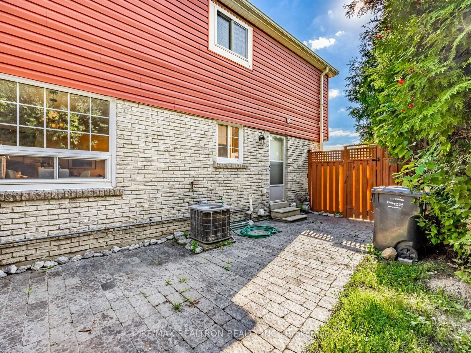 32 Thatcher Court