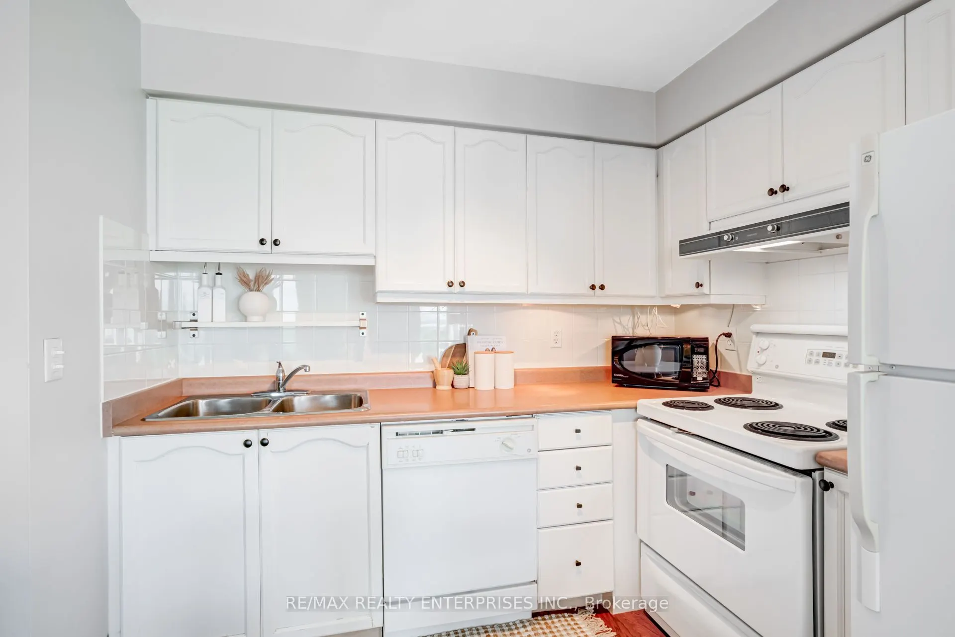 2545 Erin Centre Boulevard, #1511