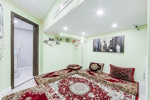 16 Dairymaid Road