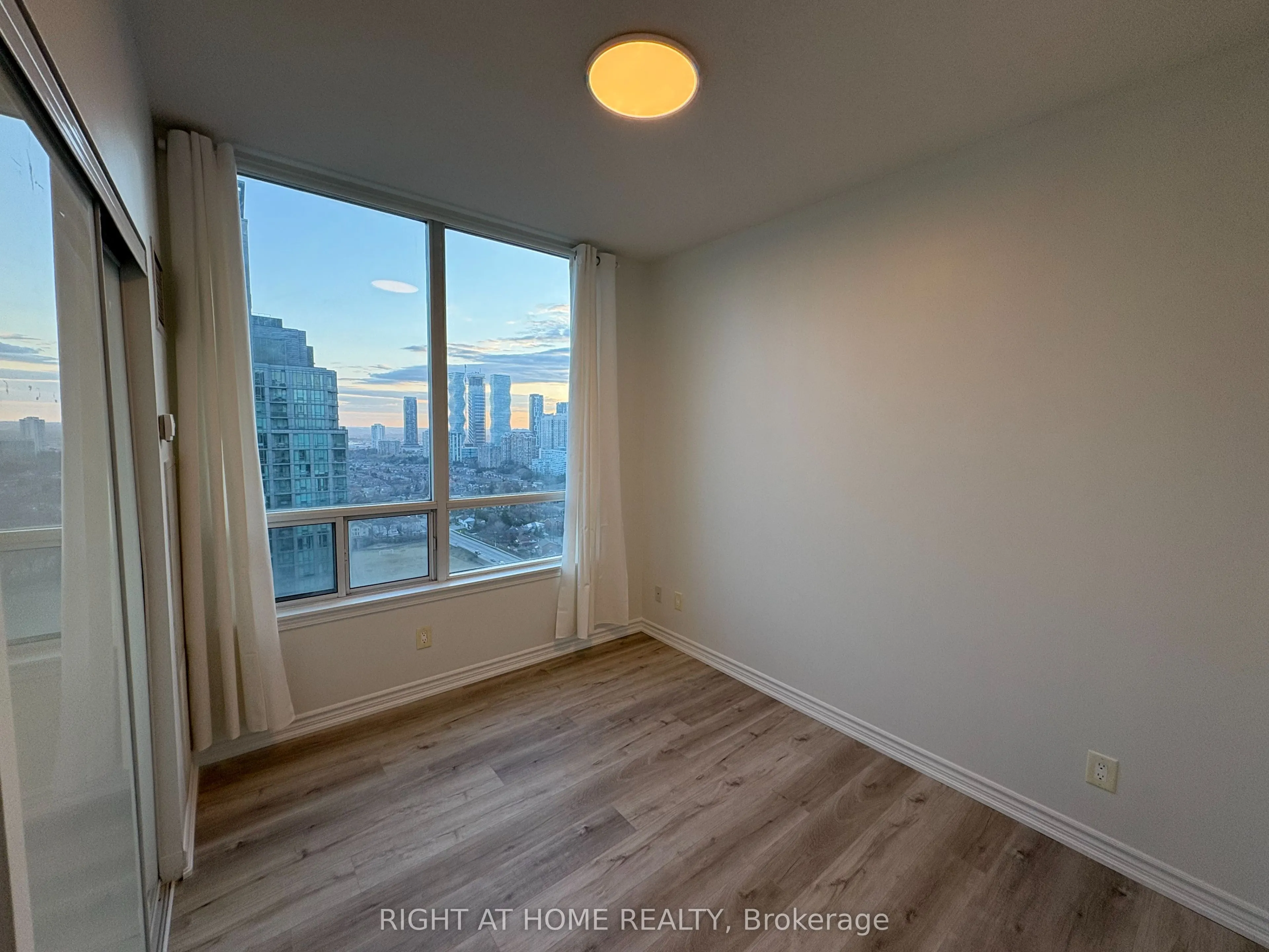 3504 Hurontario Street, #3503