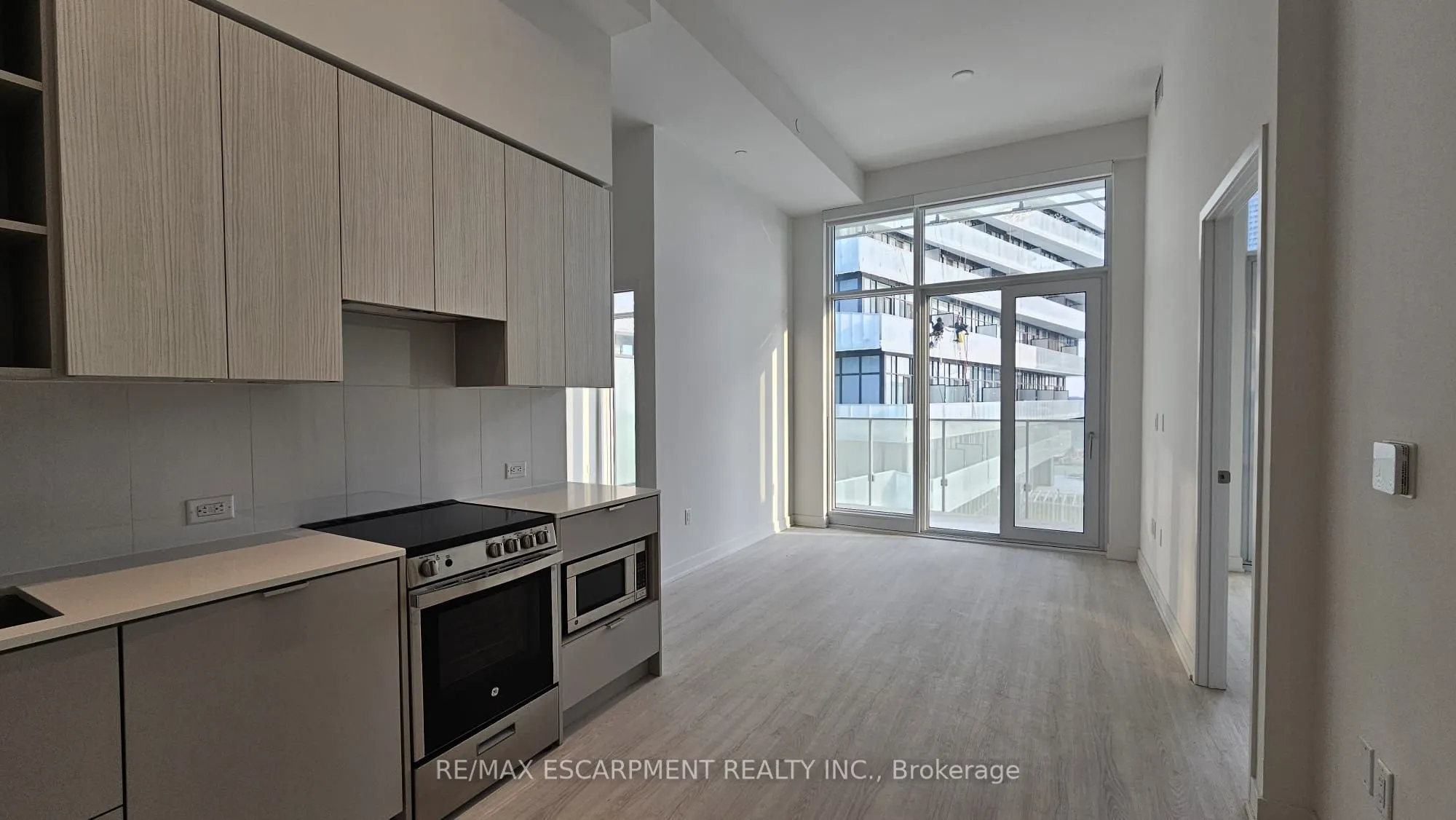 3883 Quartz Road, #608