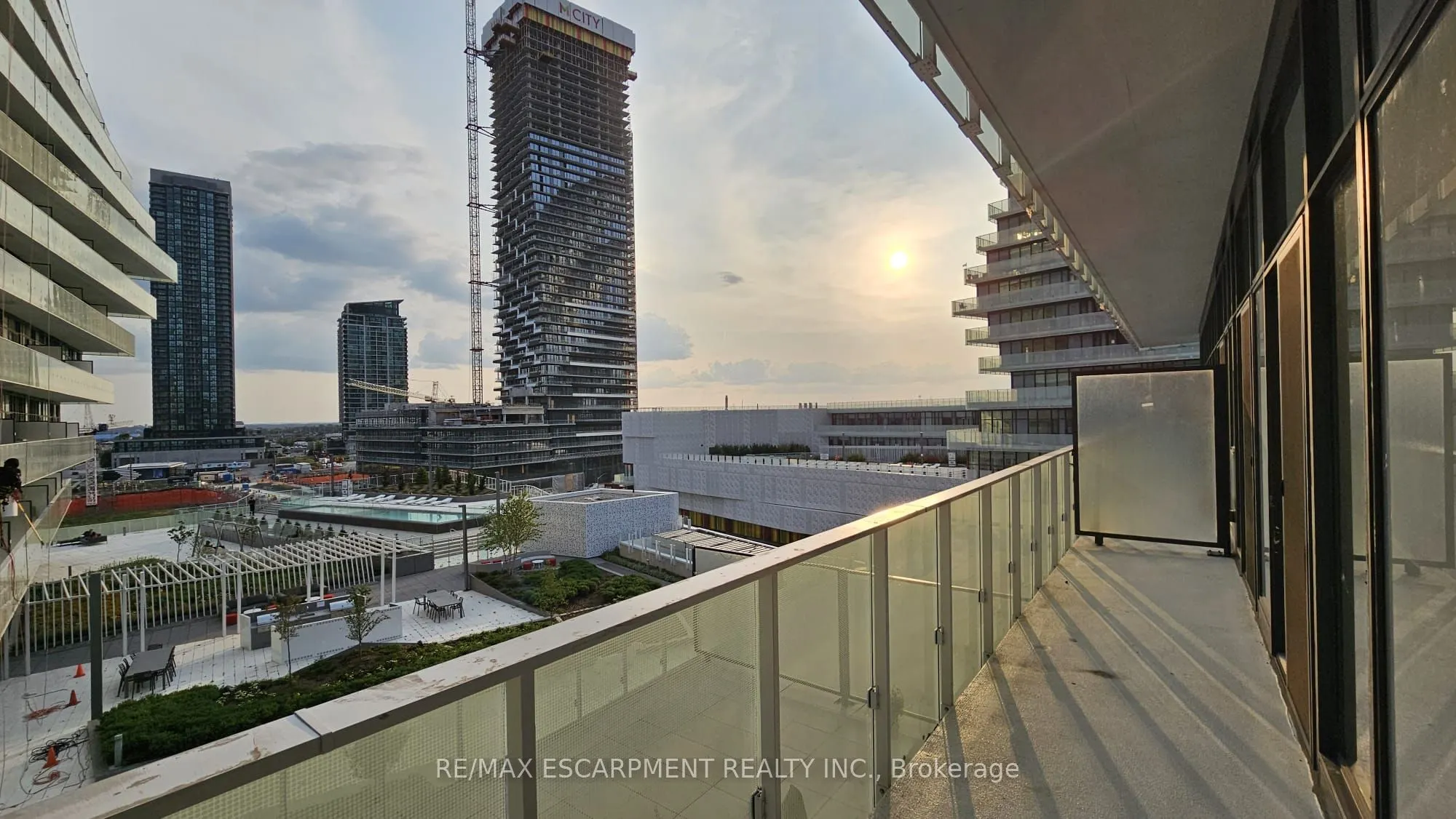 3883 Quartz Road, #608