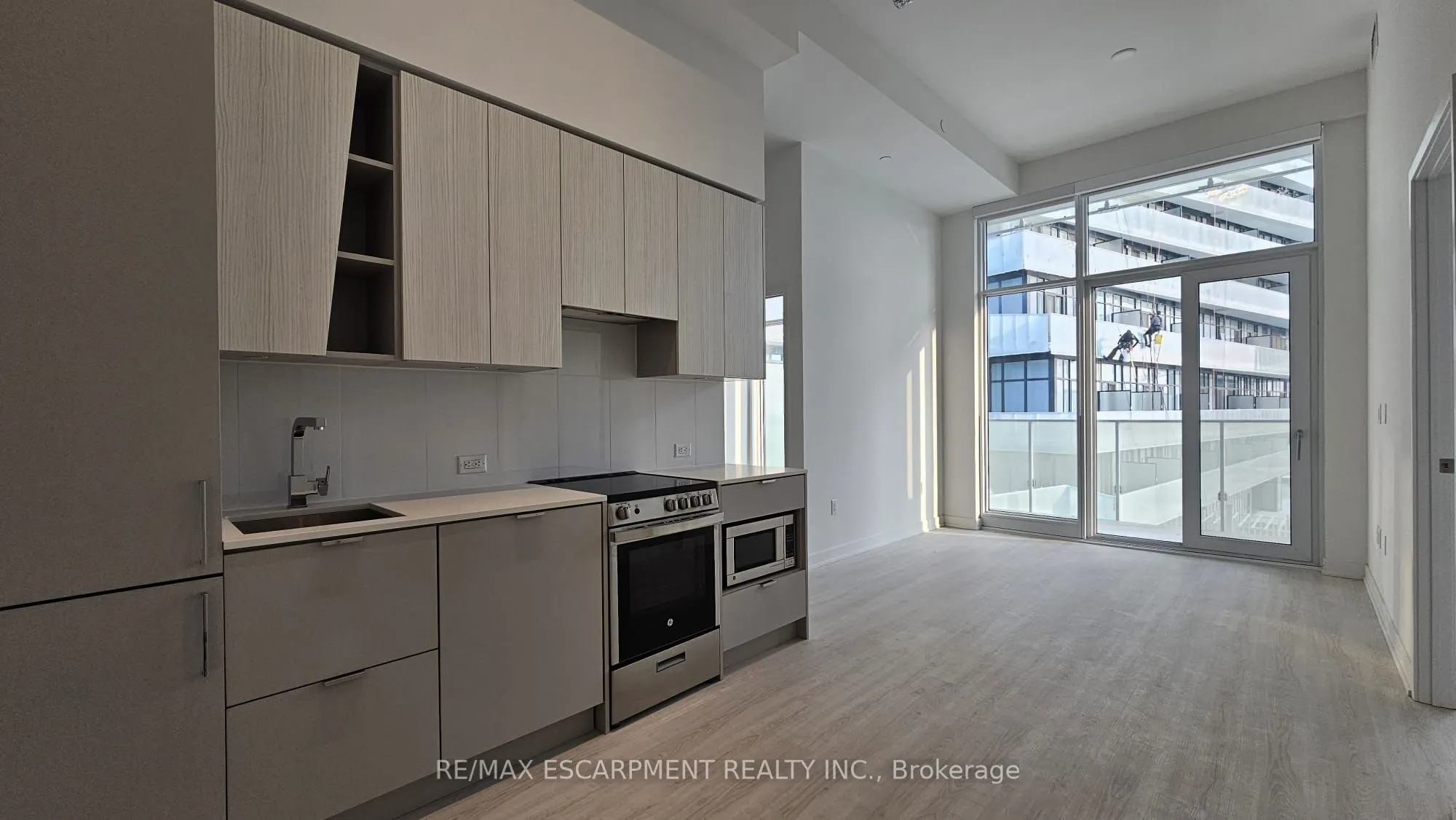 3883 Quartz Road, #608