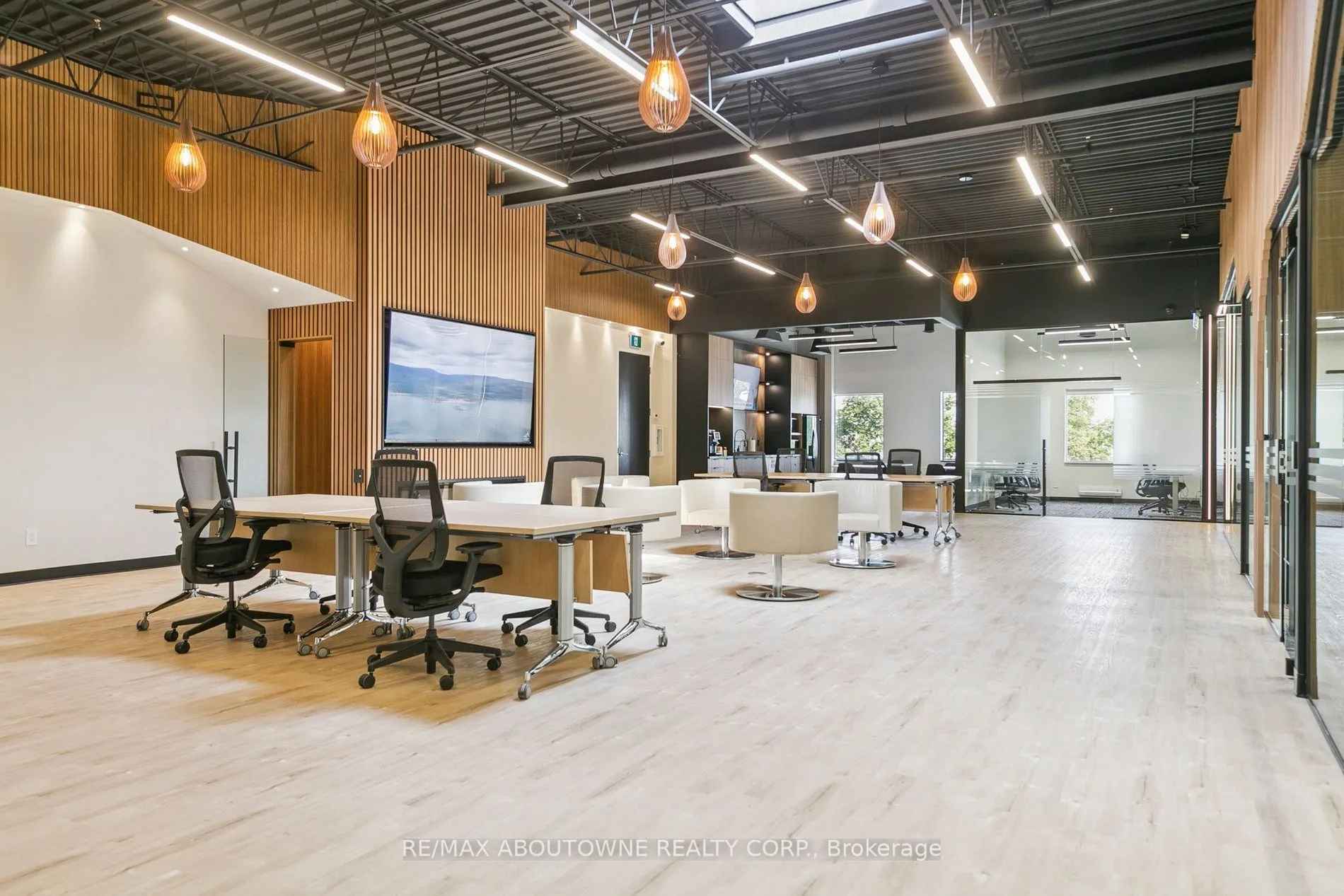 320 Matheson Boulevard W, #211-2