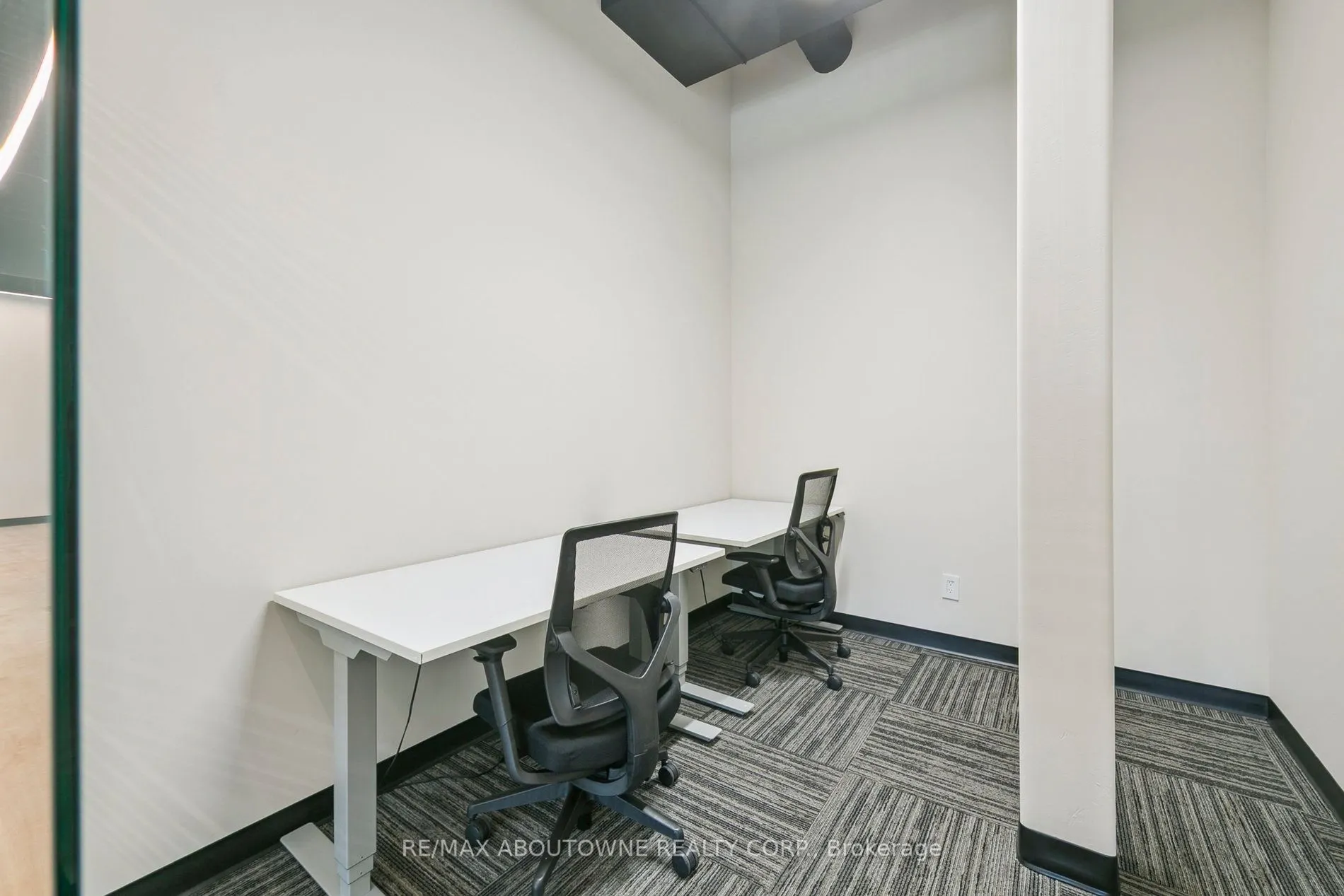 320 Matheson Boulevard W, #211-4