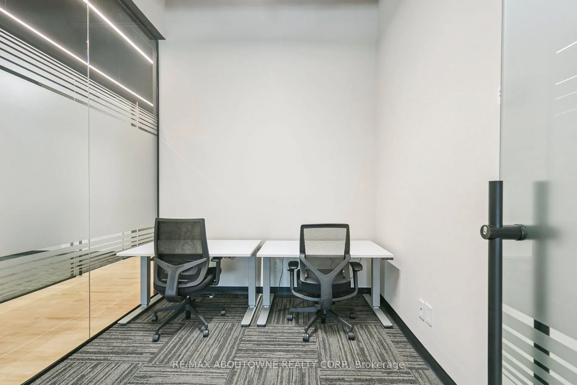 320 Matheson Boulevard W, #211-4