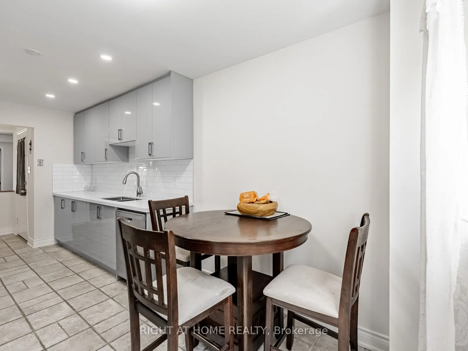 1129 Beechnut Road