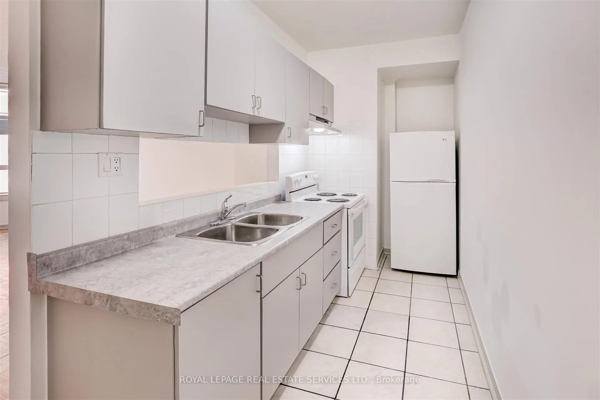 1530 King Street W, #102