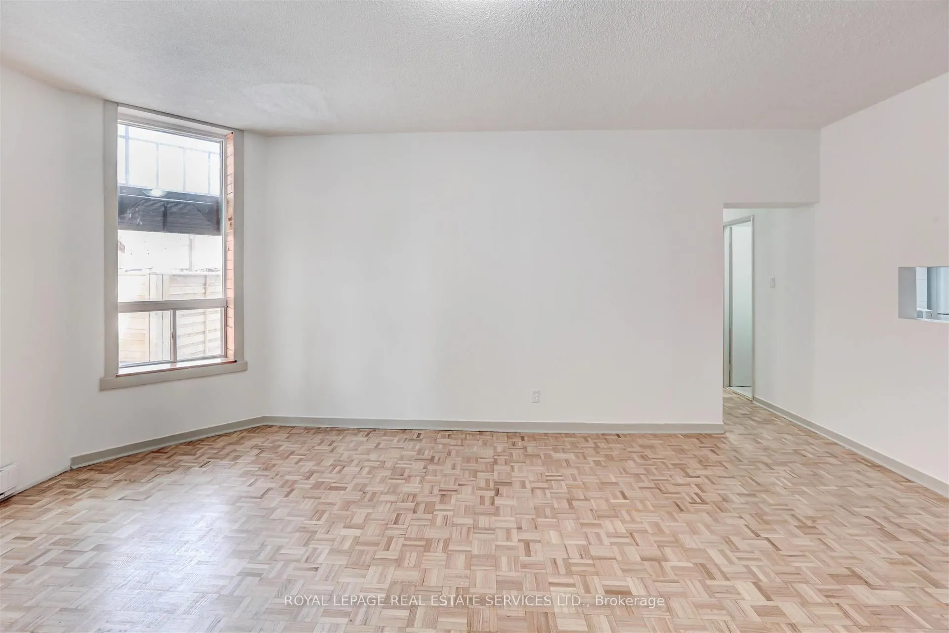1530 King Street W, #102