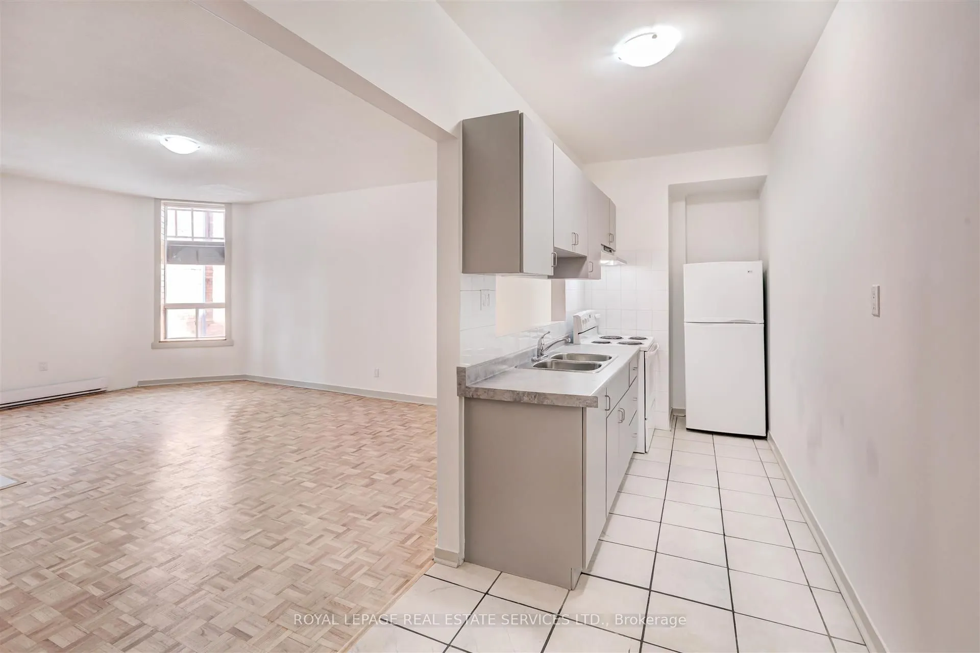 1530 King Street W, #102