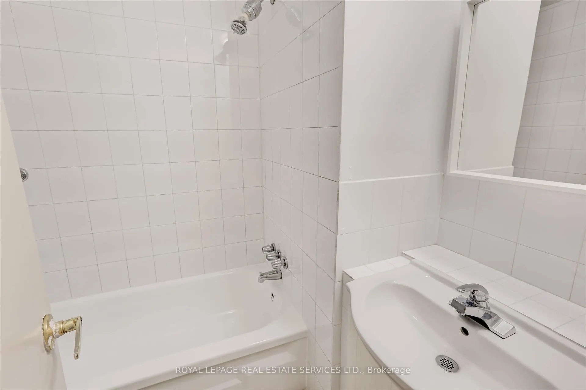 1530 King Street W, #102