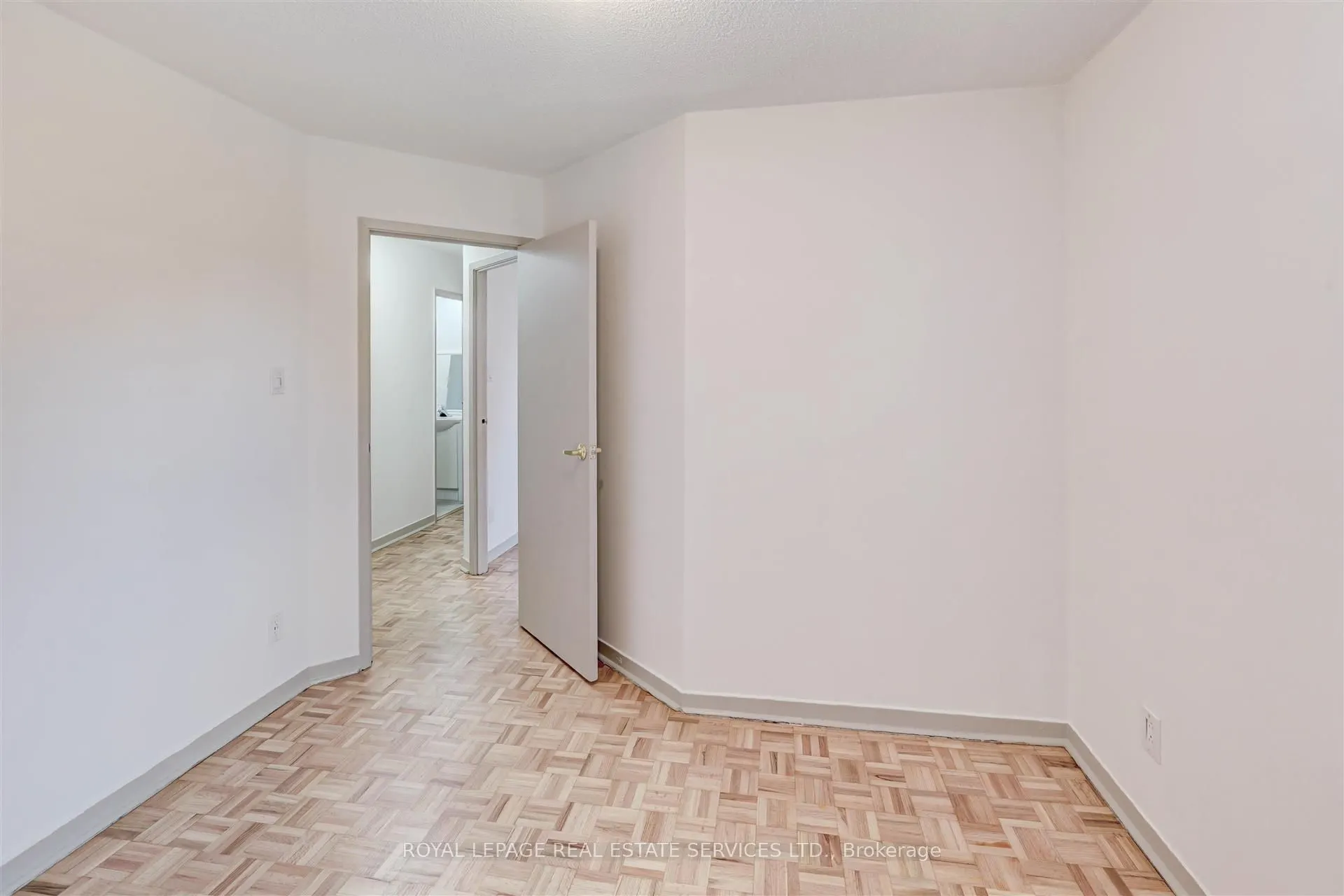 1530 King Street W, #102
