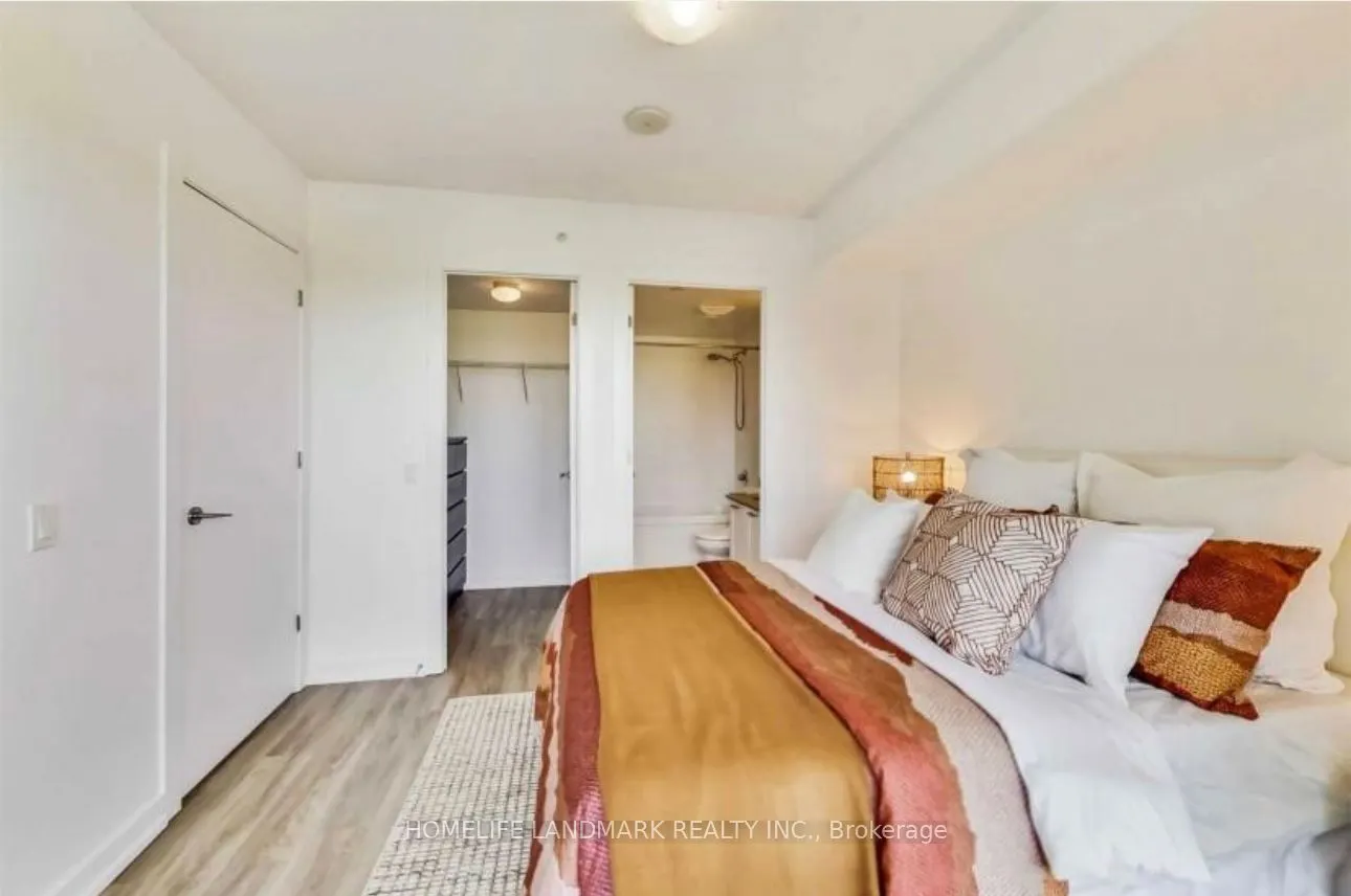 2220 Lake Shore Boulevard W, #907