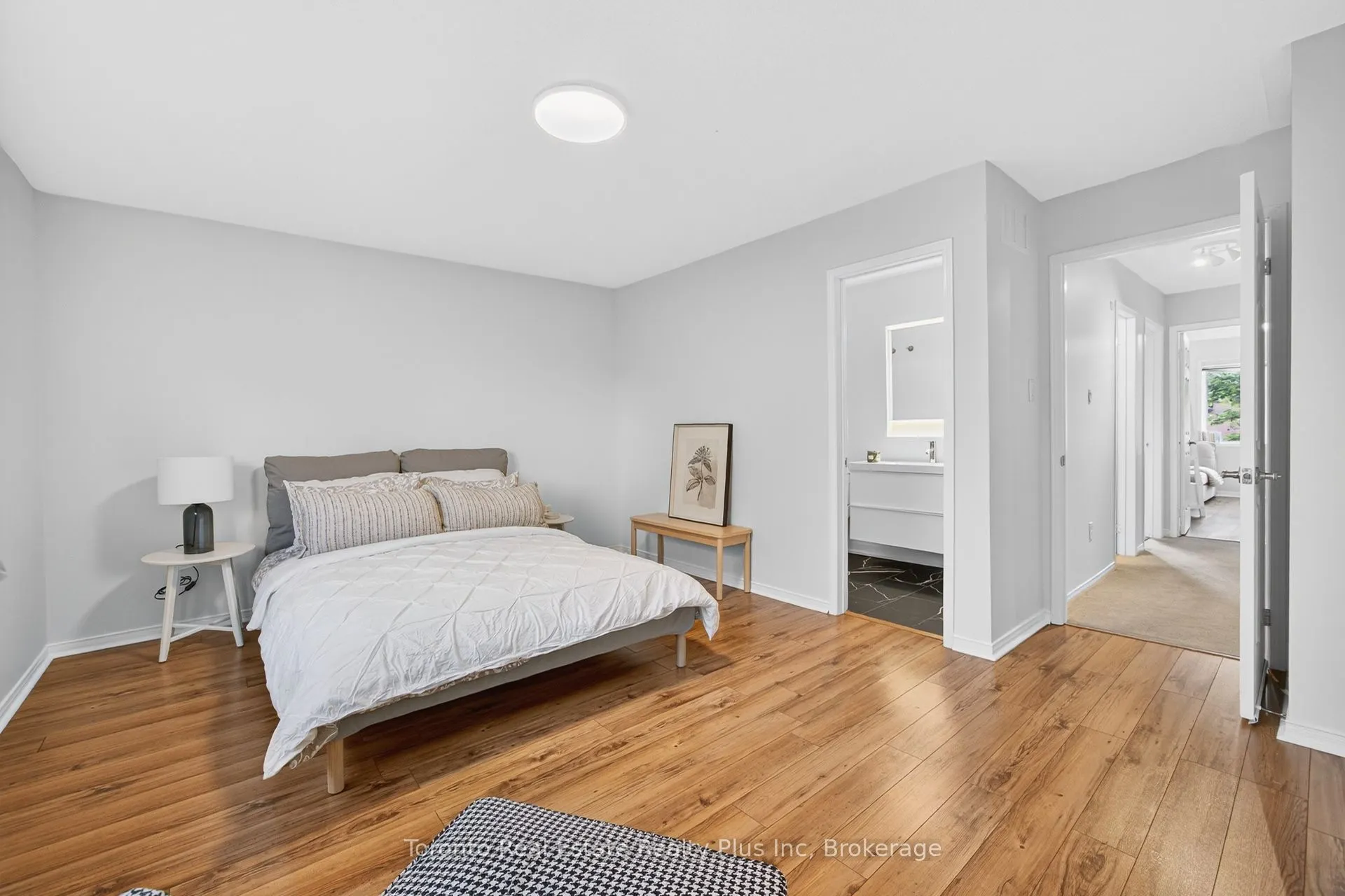 2945 Thomas Street, #119