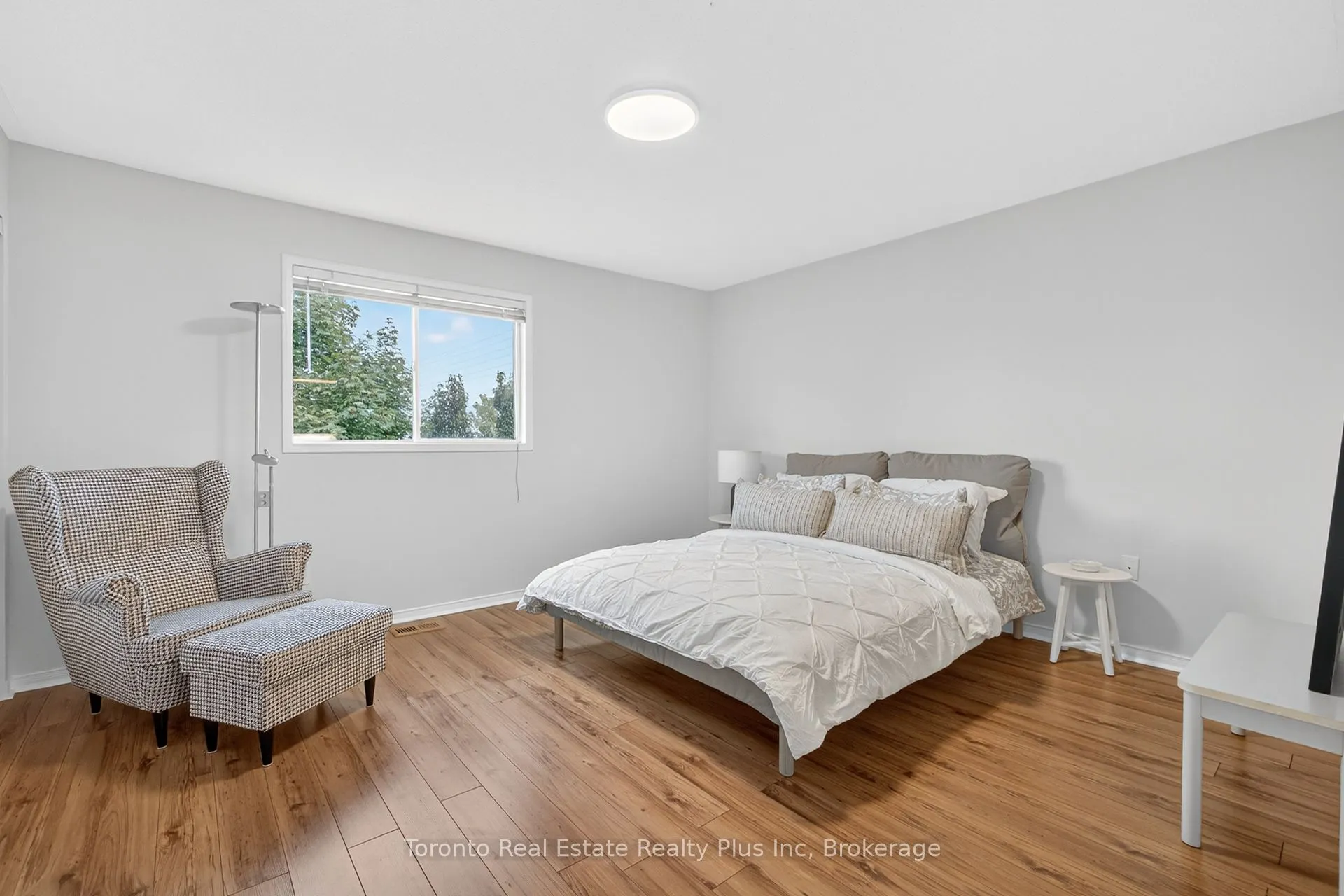 2945 Thomas Street, #119