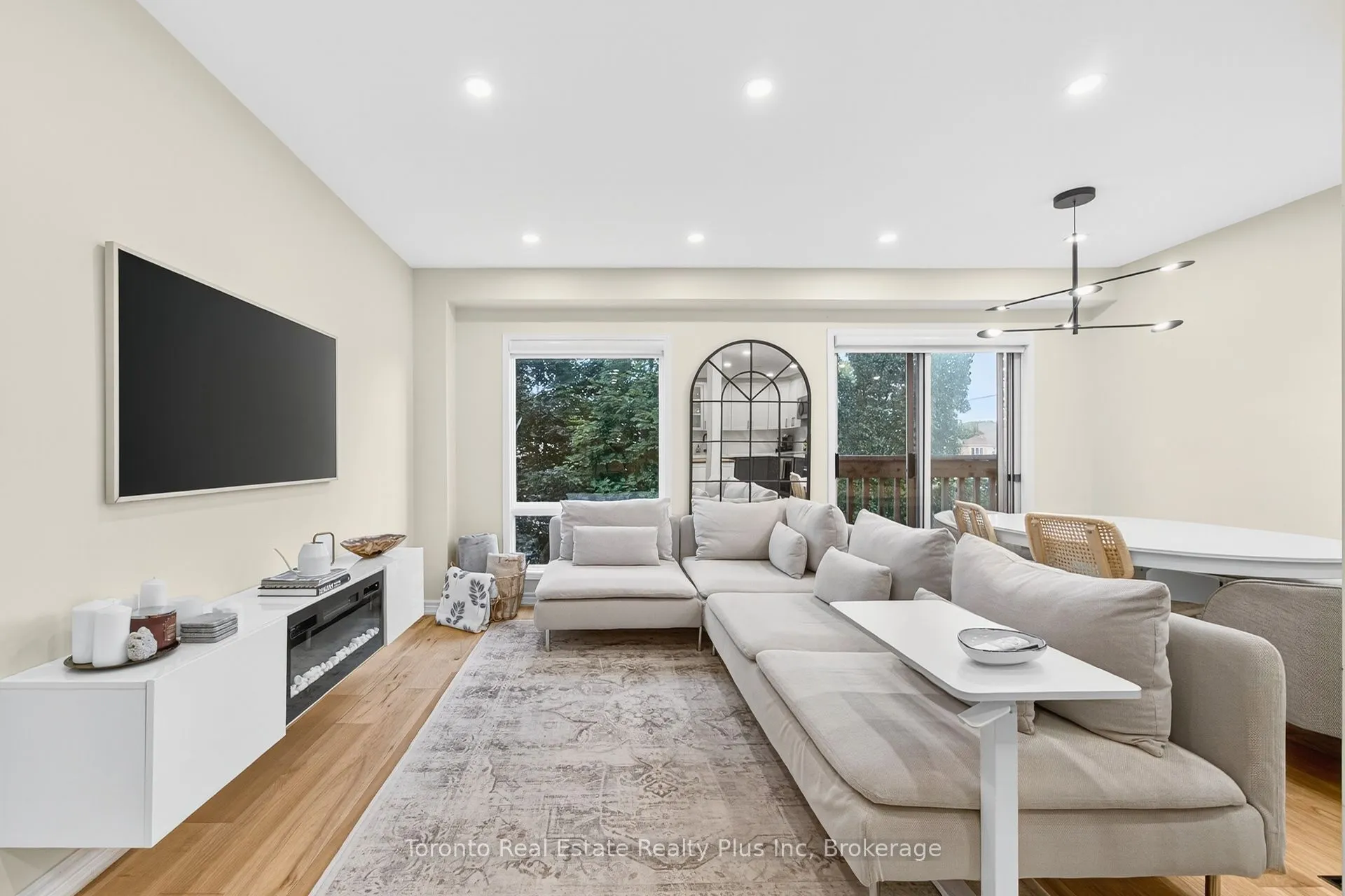 2945 Thomas Street, #119