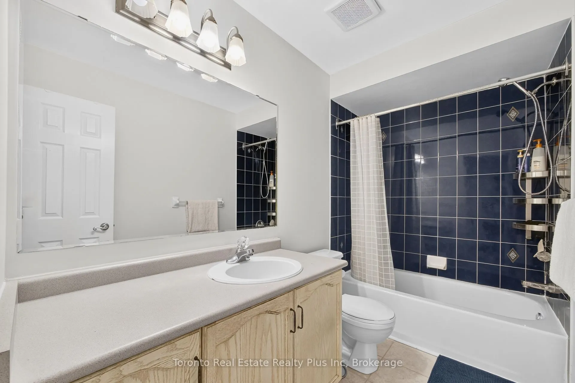 2945 Thomas Street, #119