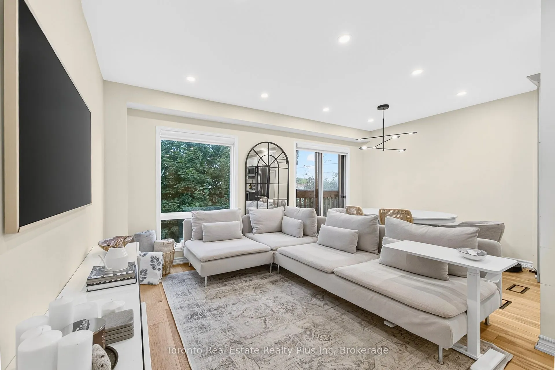 2945 Thomas Street, #119