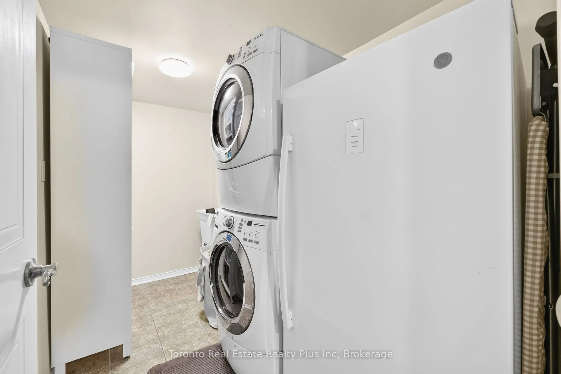 2945 Thomas Street, #119