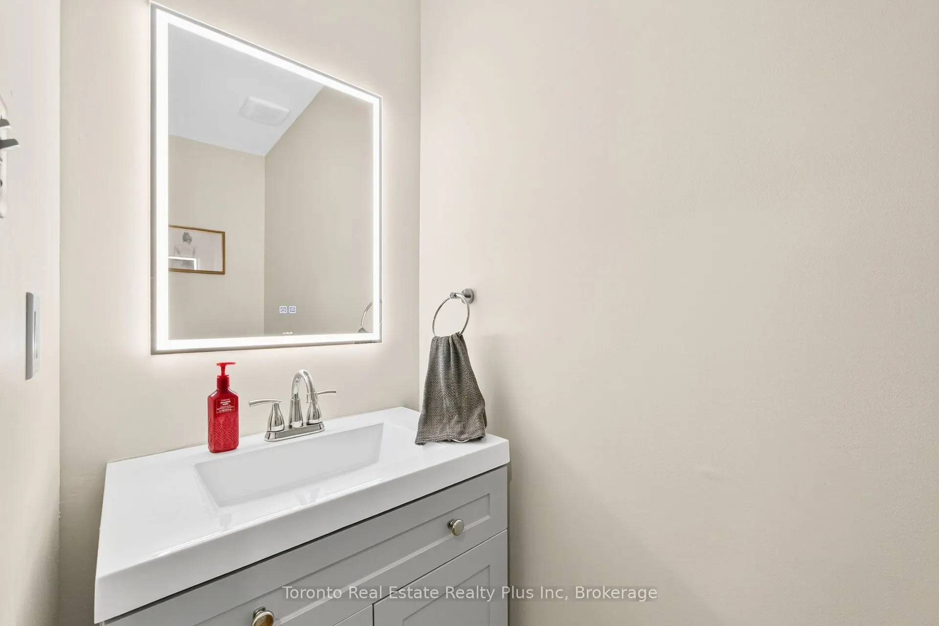 2945 Thomas Street, #119