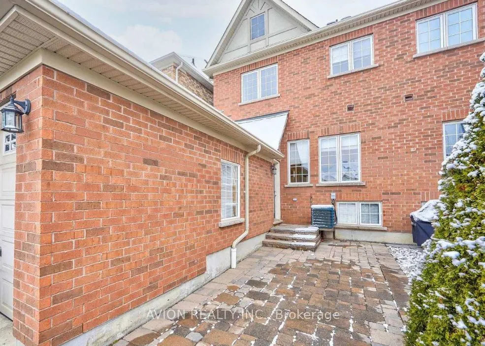 3532 Eglinton Avenue W