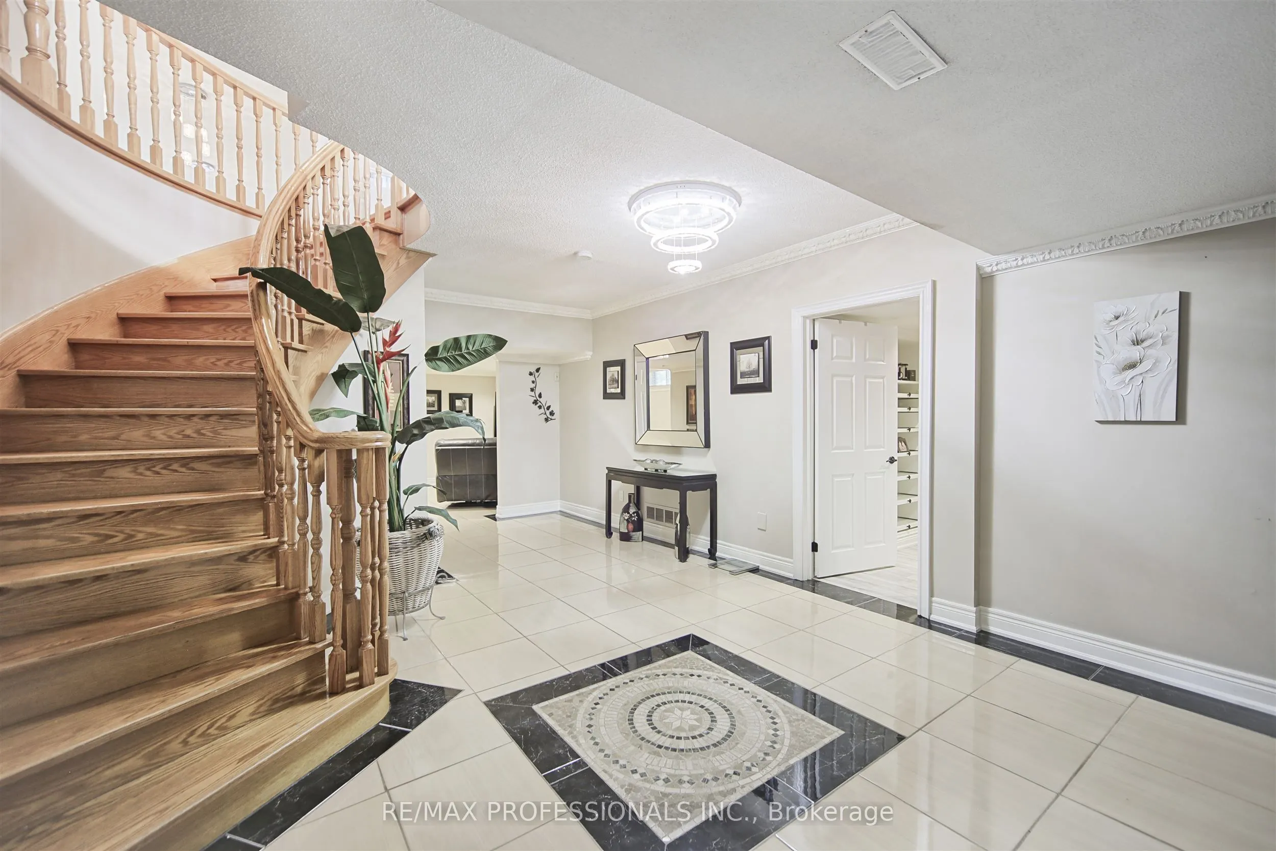 33 Redberry Parkway