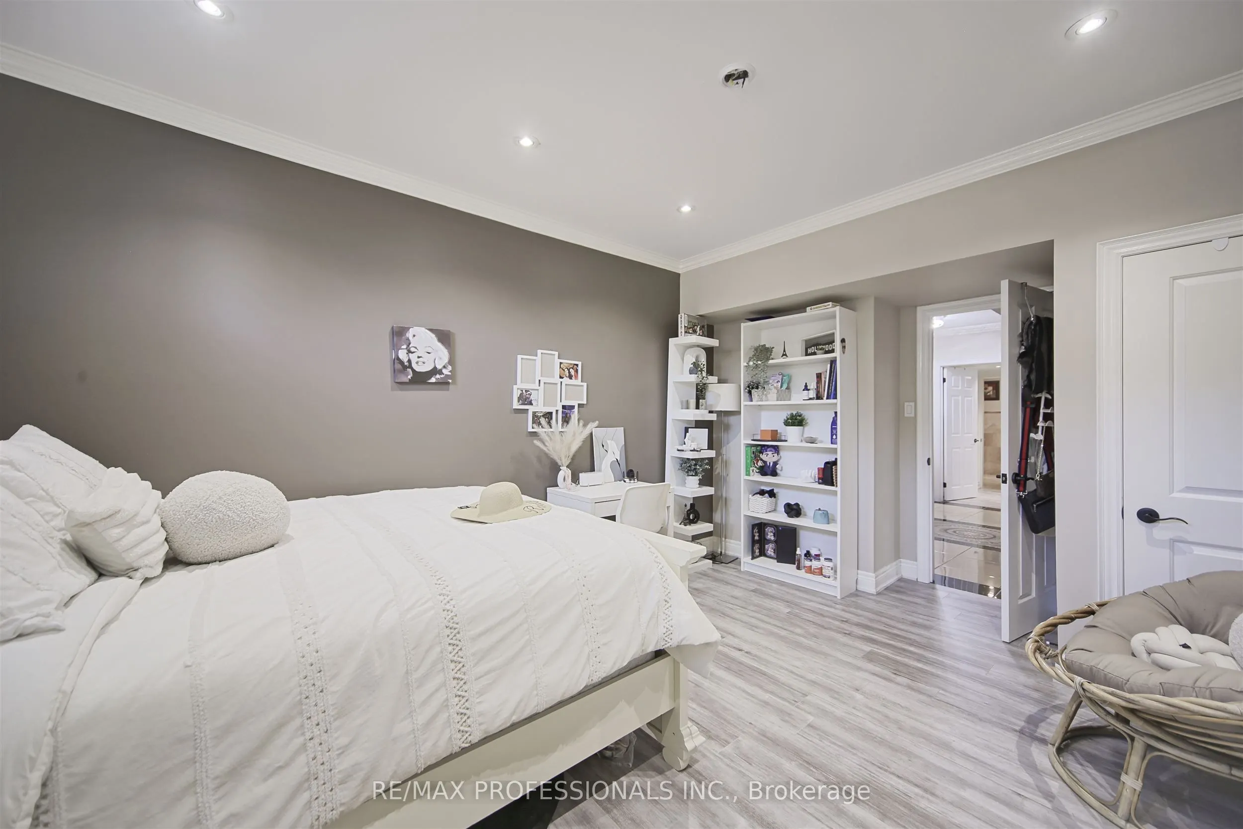 33 Redberry Parkway