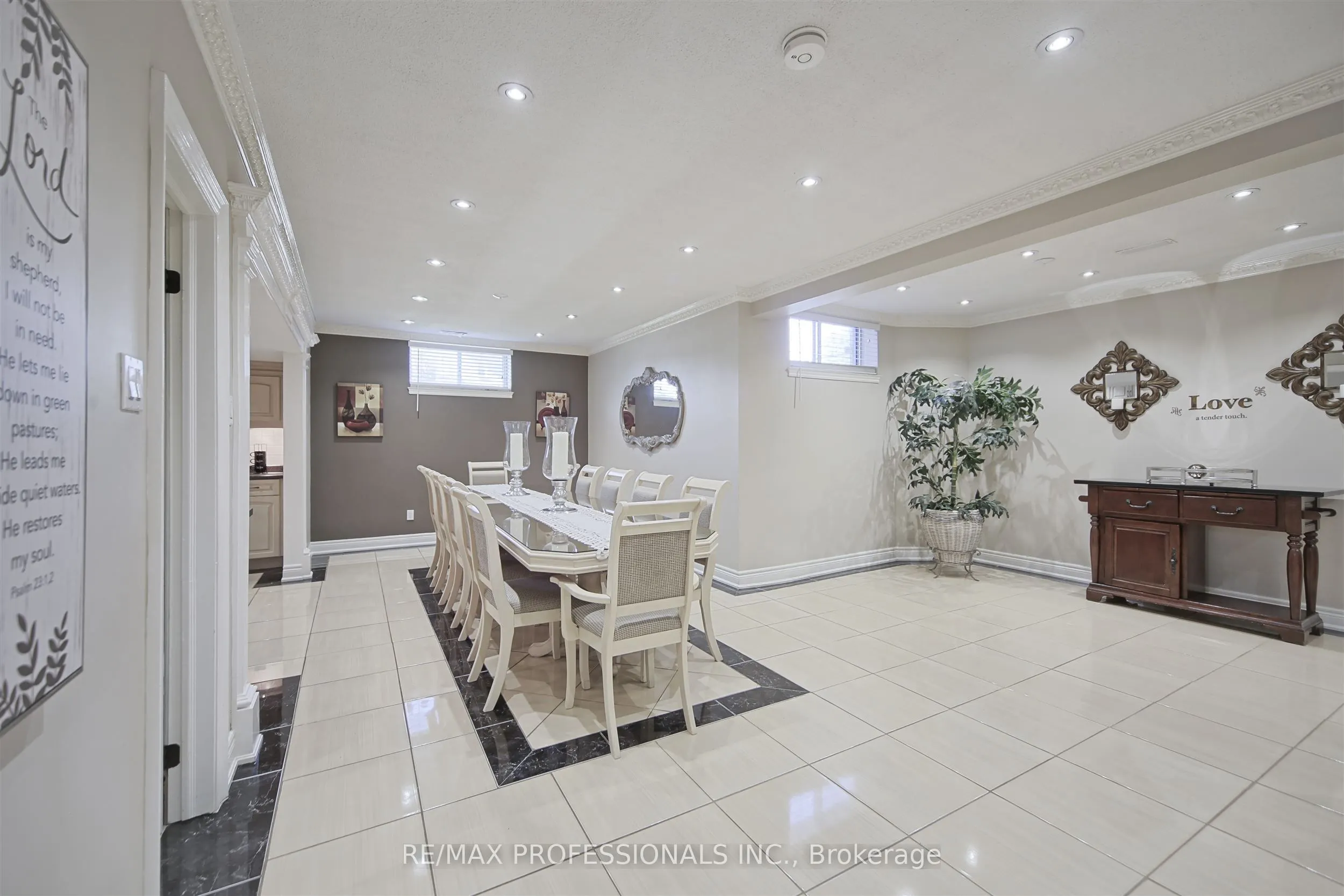 33 Redberry Parkway