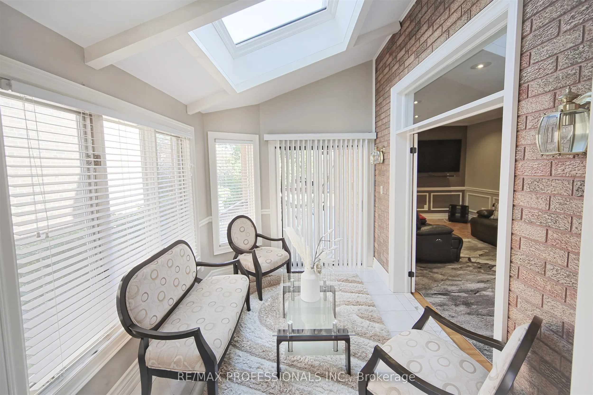 33 Redberry Parkway