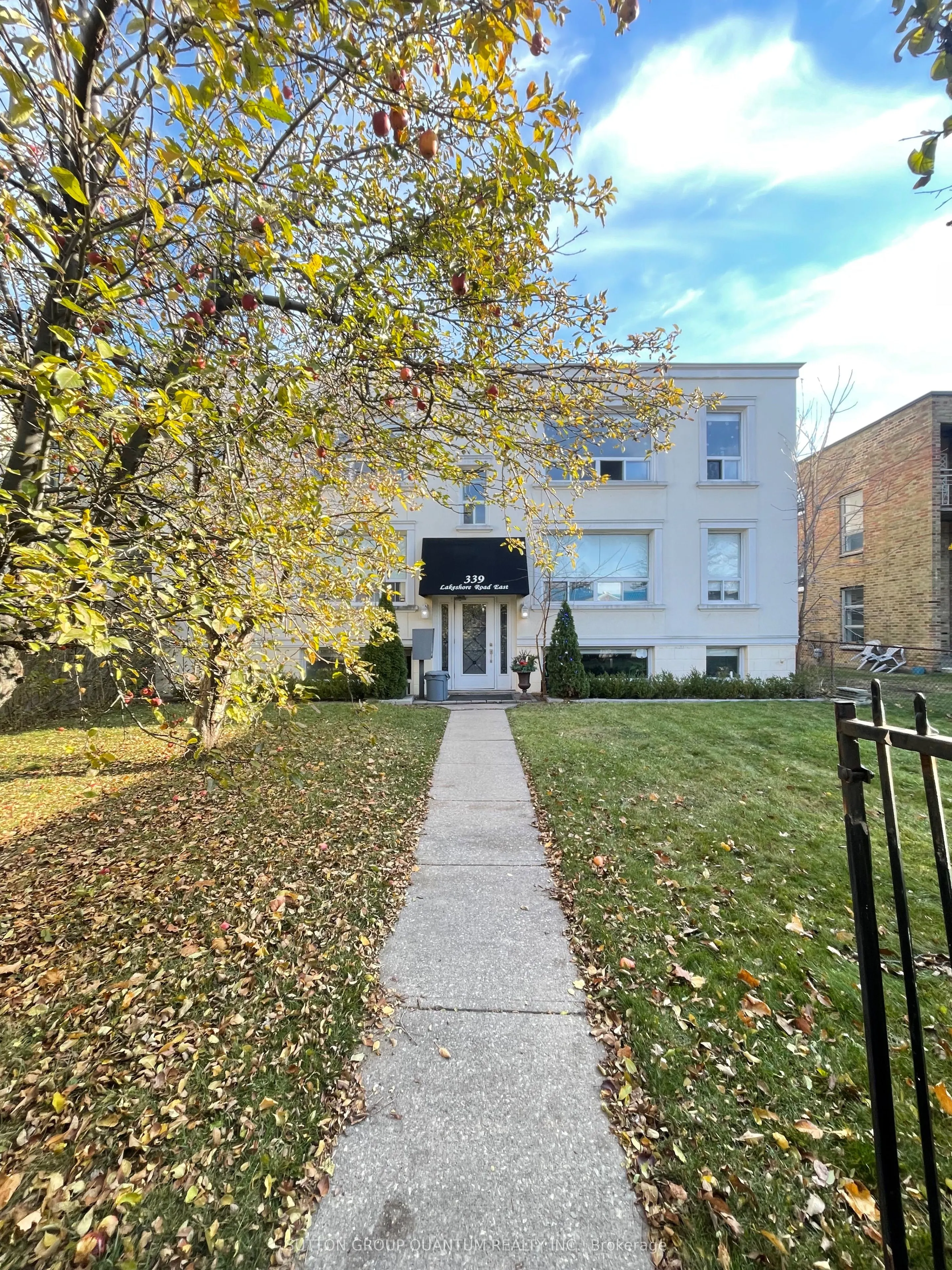339 Lakeshore Road E, #3