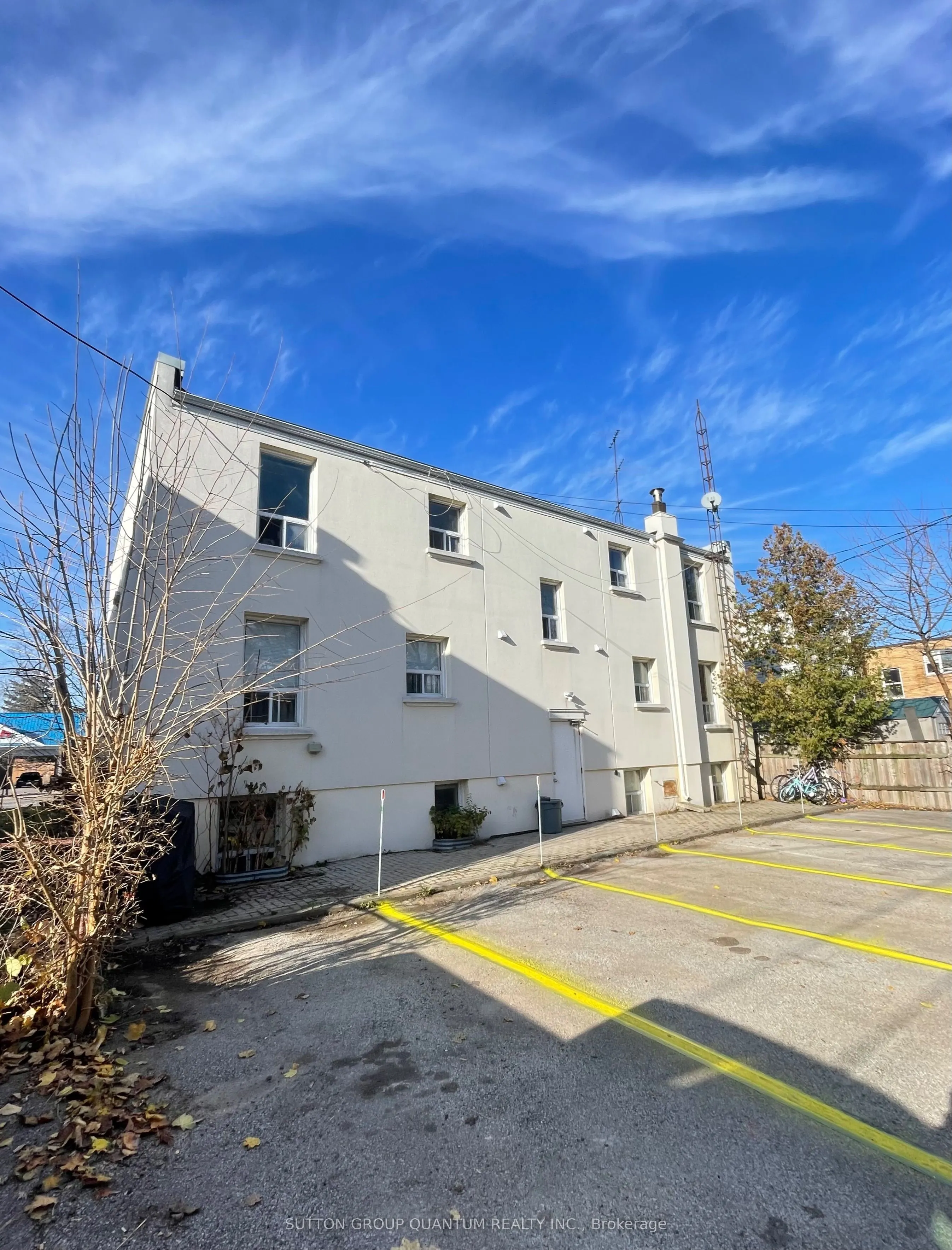 339 Lakeshore Road E, #3