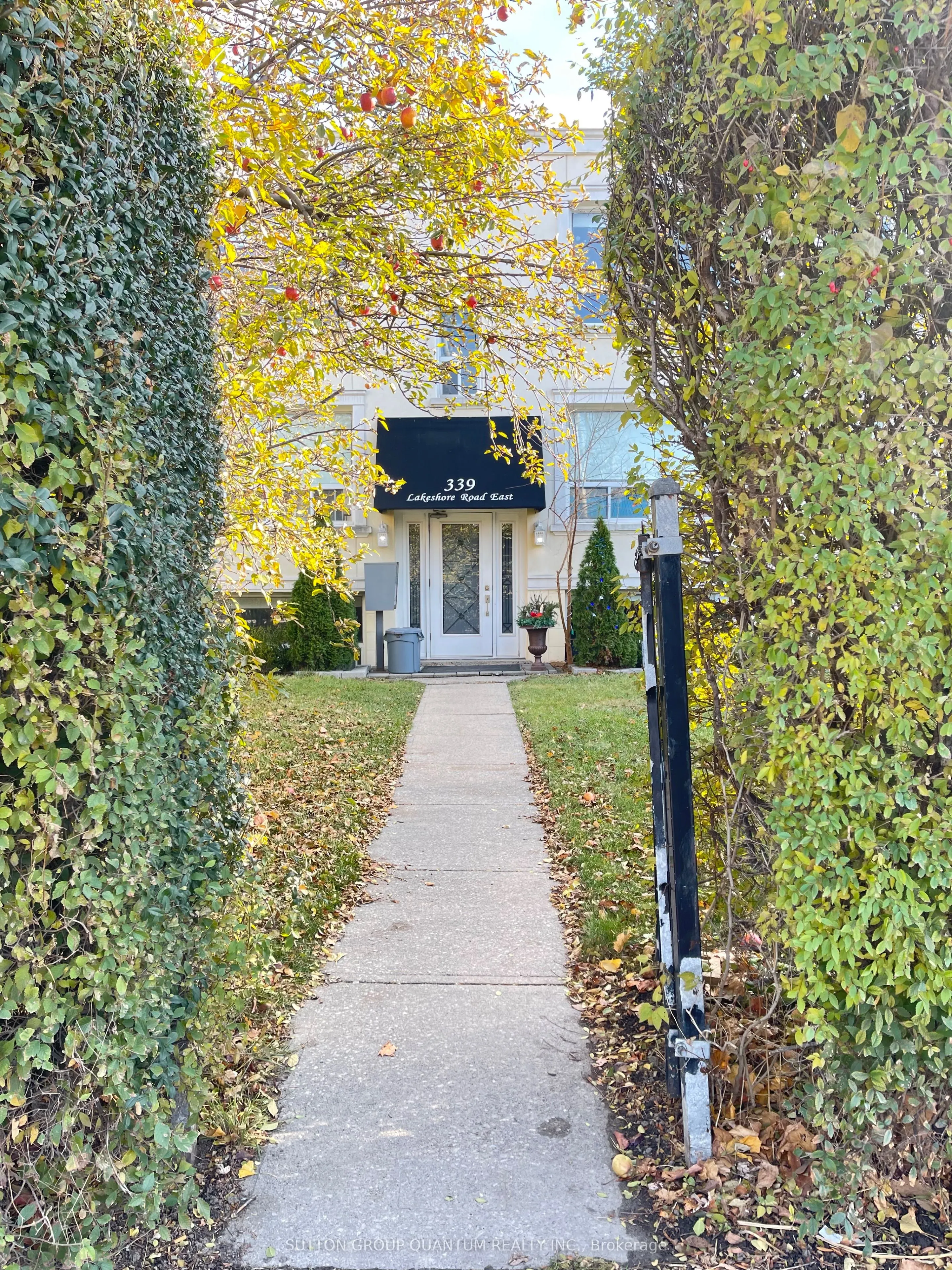 339 Lakeshore Road E, #3