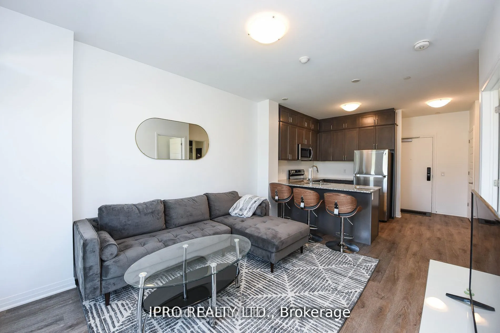 95 Dundas Street, #004