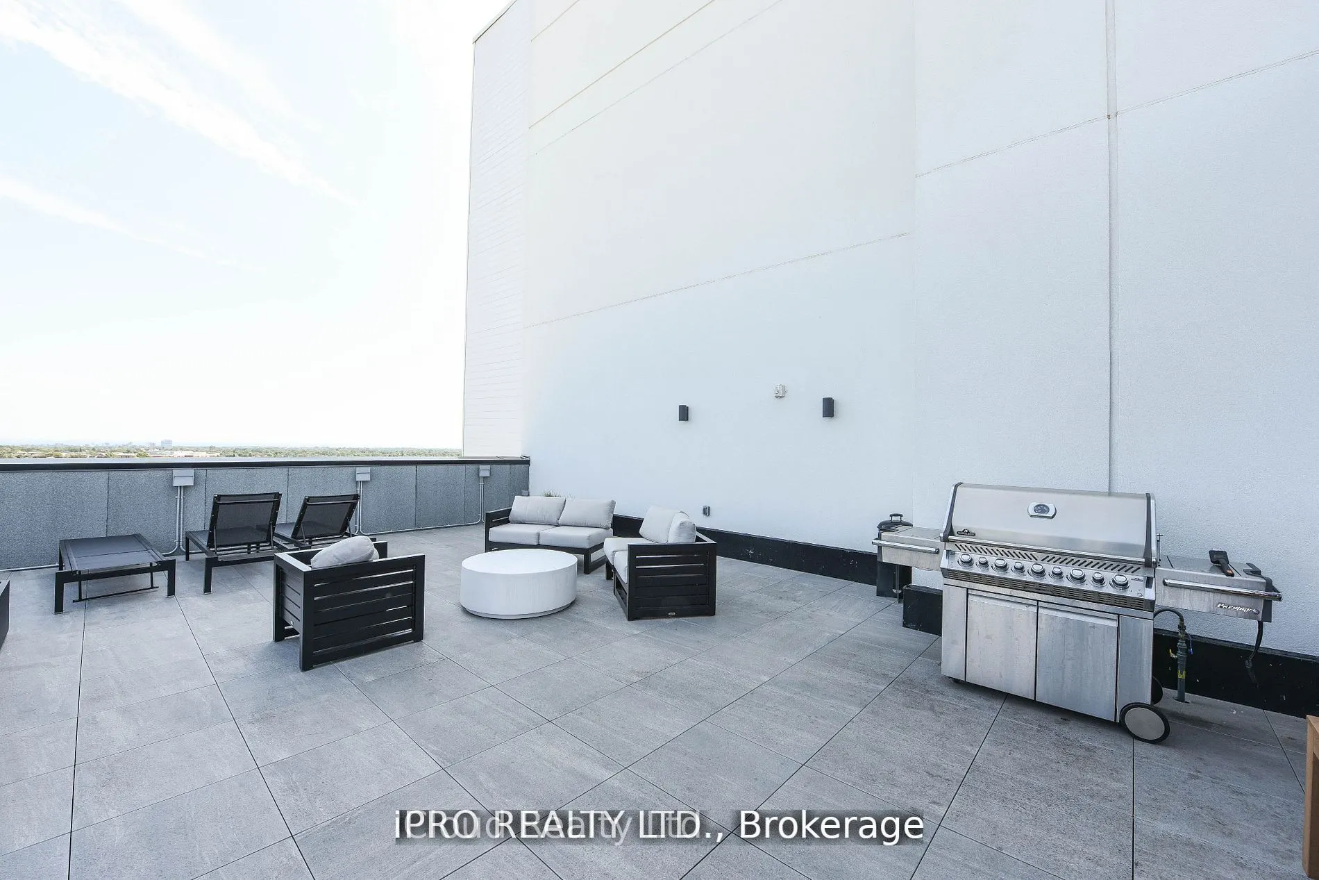 95 Dundas Street, #004