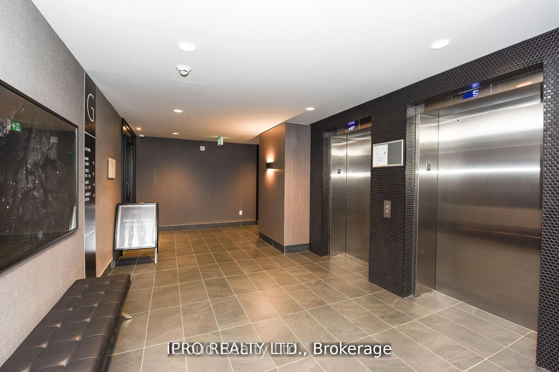 95 Dundas Street, #004