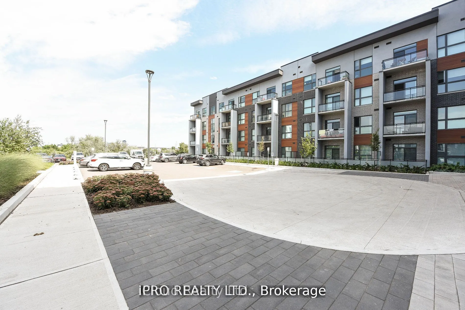 95 Dundas Street, #004